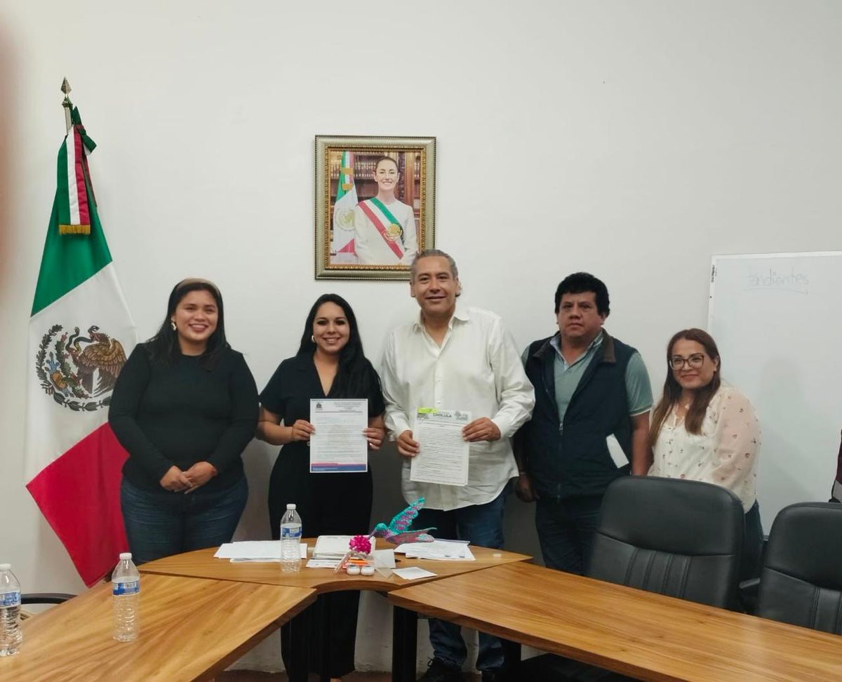 #BuenasNoticias para jubilad@s, pensionad@s y trabajador@s del H. Ayuntamiento de San Pedro Cholula
<a href="/GobiernoCholula/">Gobierno de Cholula</a>

La presidenta municipal <a href="/TonantzinFdz/">Tonantzin Fernández</a> se reunió con el sindicato “Luis Cabrera” para dar seguimiento a acuerdos importantes:
✅ Devolución del fondo de ahorro
✅