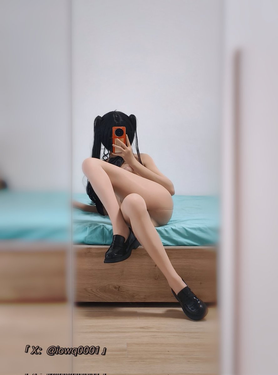 她哪点比阿莓妈妈好？她会为了你穿连体肉丝吗？残~念~，阿莓妈妈也不会哦，穿连体肉丝纯粹是为了满足阿莓自己的烧鸡癖好，为了你？哼，想什么呢（下视）
#男娘 #男の娘 #伪娘 #肉丝 #丝袜 #连体丝袜