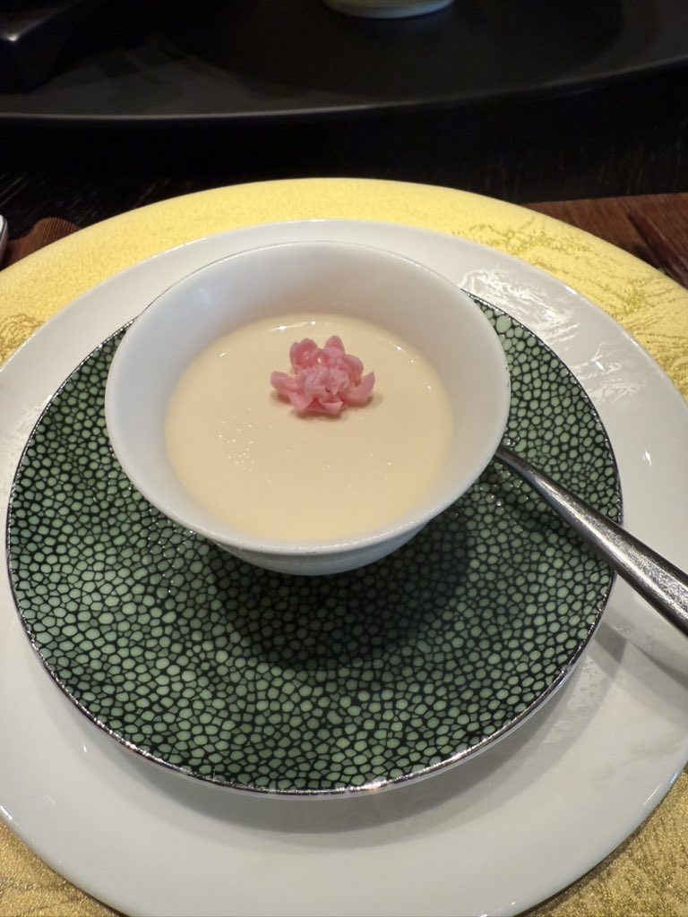 芝麻樱花布丁，口感很好！