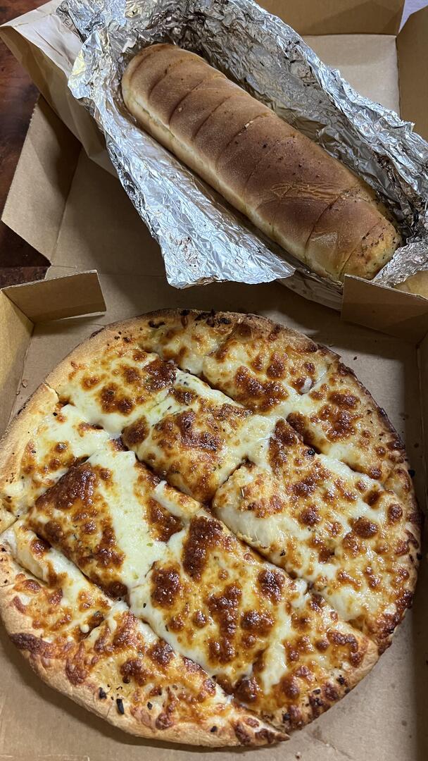 homevsfastfood's tweet image. [I ate] Garlic pizza and garlic bread
👉 homecookingvsfastfood.com
#GarlicLovers #PizzaPerfection #BreadGoals #FoodieFavorites #Yum #homecooking #food #recipes #foodpic #foodie #foodlover #cooking #hungry #goodfood #homecookingvsfastfood