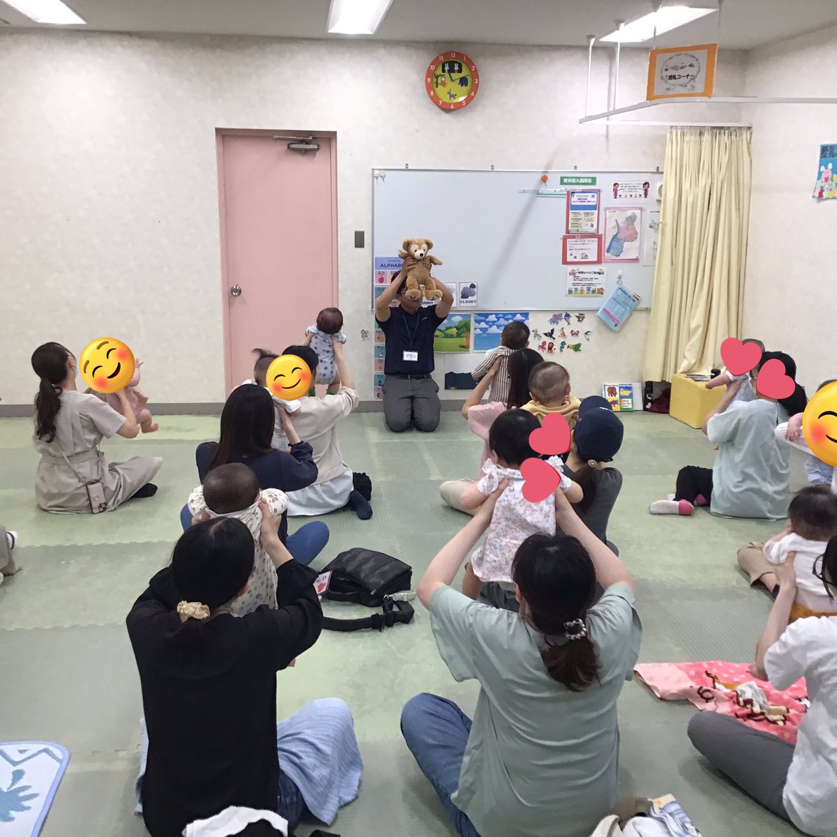 kyopla_shino's tweet photo. 【子育てひろば】今日のEnjoy Englishはたくさんのアニマルたちが登場🐶🐰🐻🐼🦁🐮🐷🐒アラン先生の動物の鳴きまねにみんな耳を傾けてました👂英語の歌もたくさん歌って楽しかったです🎶来月もお楽しみに~✨️
#共育プラザ南篠崎
#子育てひろば
#EnjoyEnglish https://t.co/ZrP0NAtemf