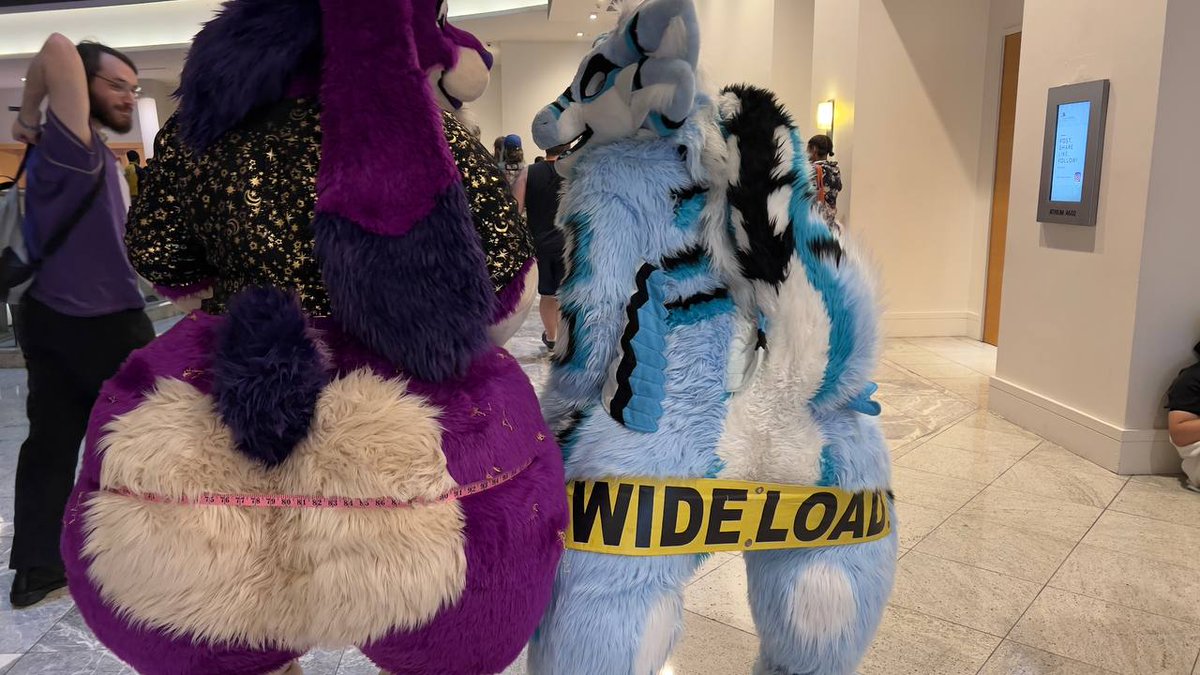 FWA was an amazing experience for this floof butt, had plenty fun running around as big soft dergy. I got to meet so many amazing floof butts as well, I can't wait for the next one.