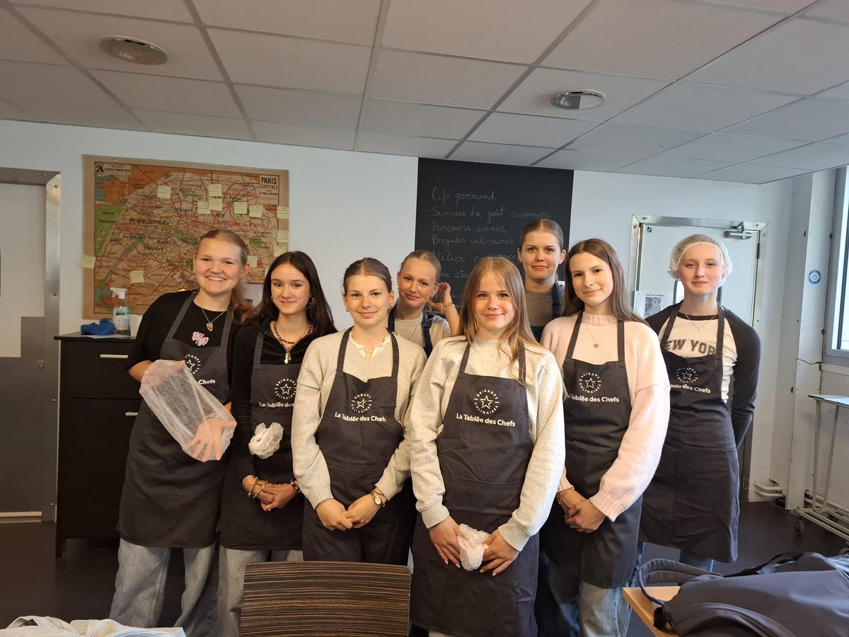 de Montaigne Alexandra tweet media