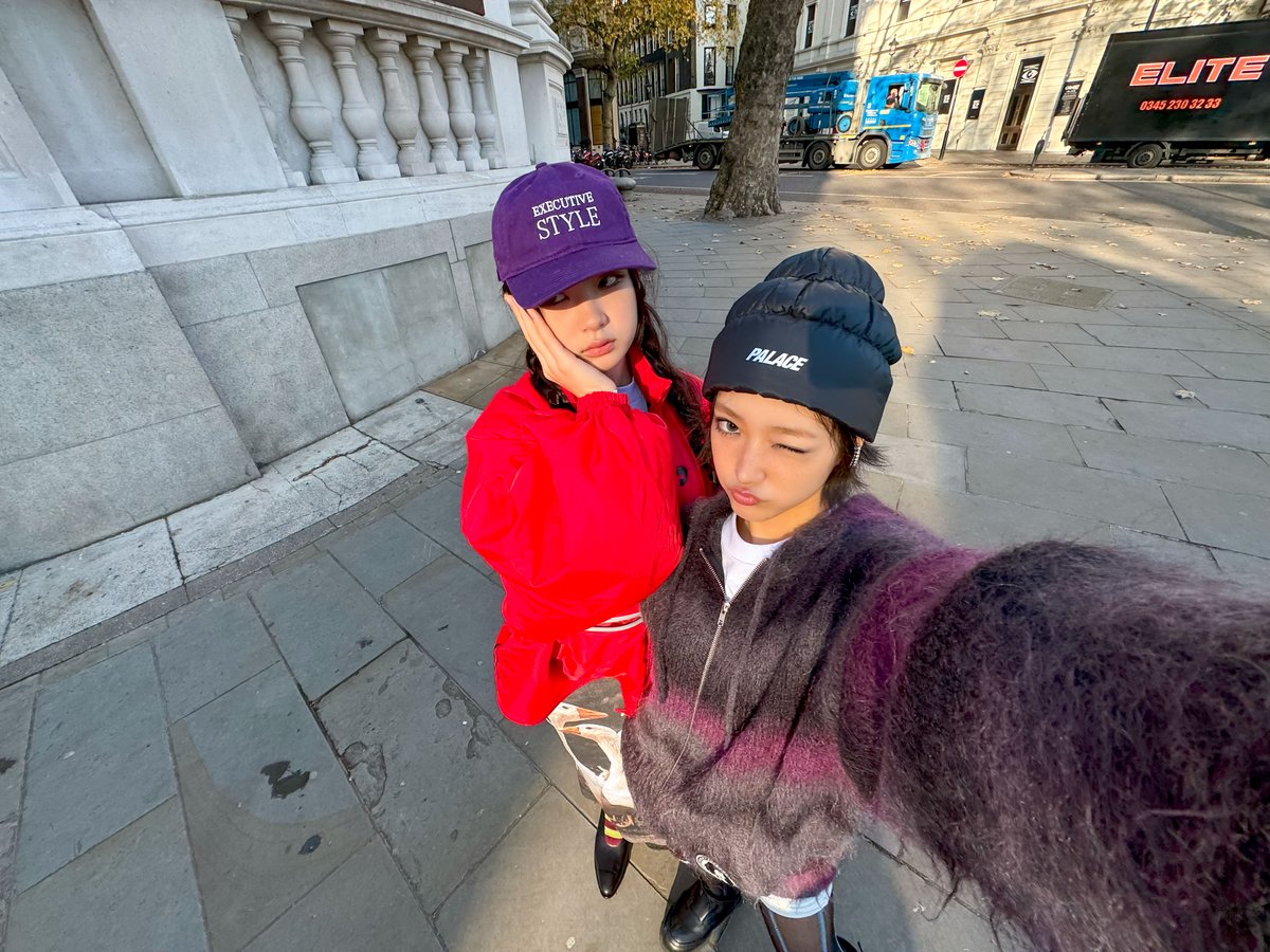 KiiiKiii_talk's tweet photo. 우유즈 많이 아이 럽 우유😻

#KiiiKiii #키키 #KYA #키야 https://t.co/84pgUEMKtw