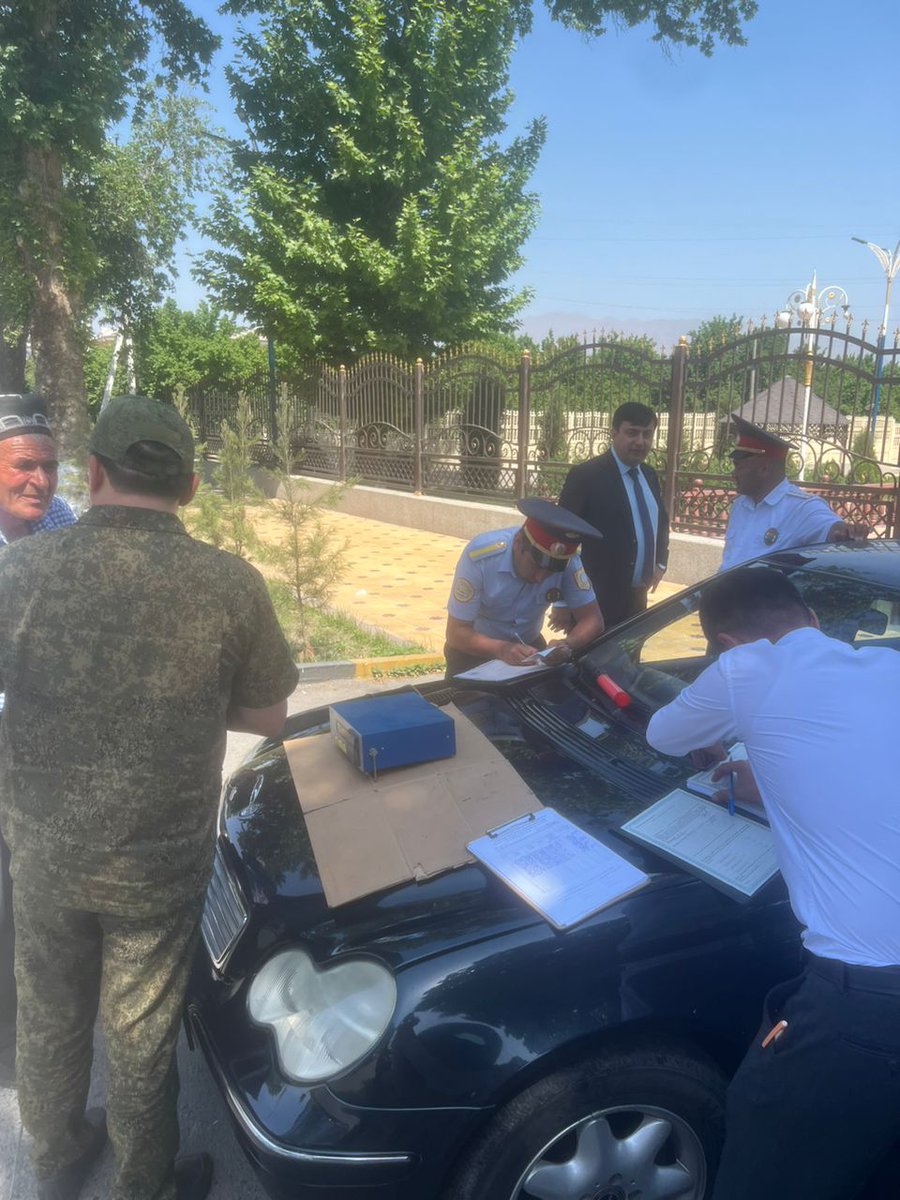 🇹🇯 🍃 “Clean Air” Operation in Khujand
📆 A joint inspection by the Environmental Protection Dept. and Police in Khujand checked 21 vehicles for air pollution.
♻️ 6 cars exceeded emission limits - drivers fined, cases sent to traffic police.
#Khujand #CleanAir #ClimateAction