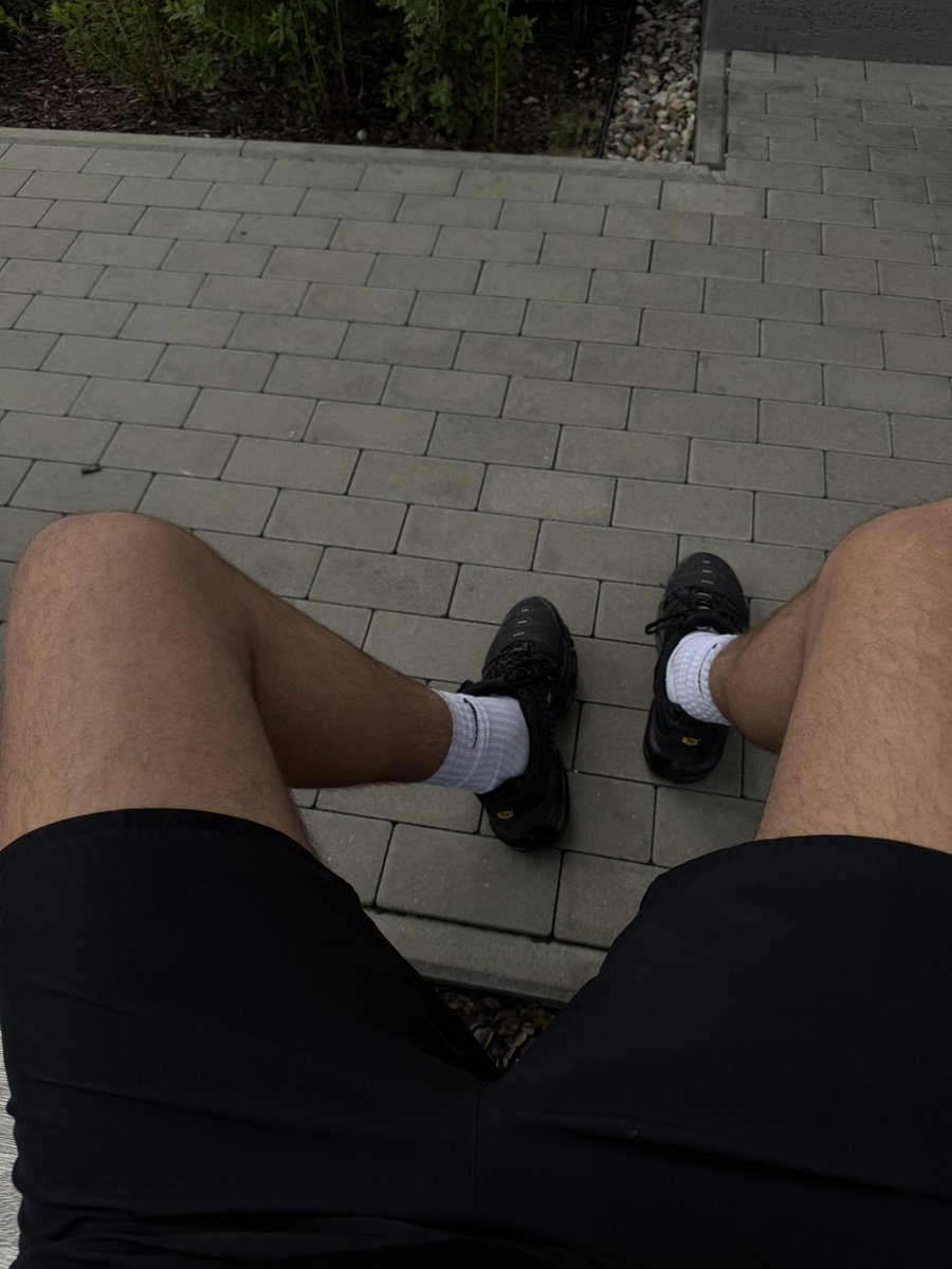AlexFindomPL's tweet photo. Dla psa który poda dalej czeka nagroda 😈 

•#findom #cwel #bankomat
#paypigs #twojpan #skiety #hajs #footmaster #chasemaster #cash #cashmaster #master
#dresik #fetyszstop #fetysz #stopy https://t.co/BdrsF0phA9