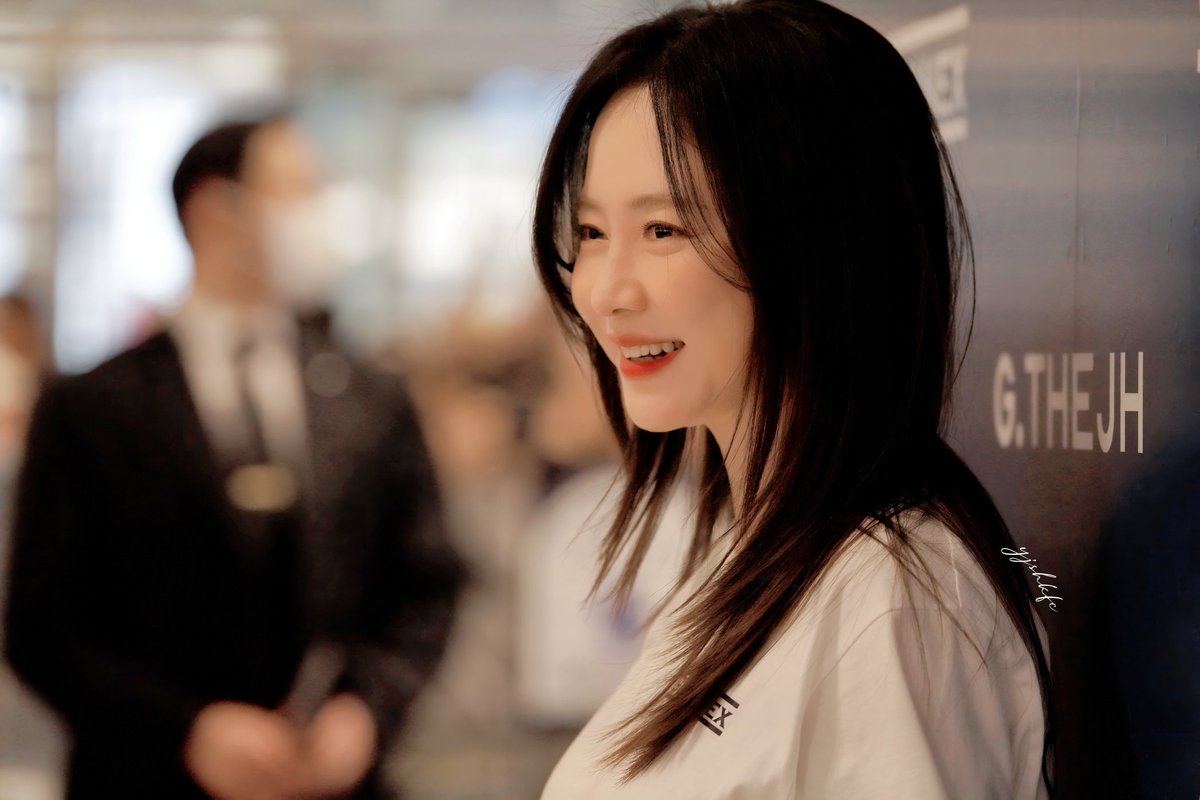 YJSHKFC's tweet photo. [25.05.10] Song Ji Hyo - Glutanex Event in Suwon (1)
❤️

repost please state @yoojaesukhkfc

#송지효 #songjihyo https://t.co/D9l06pKech