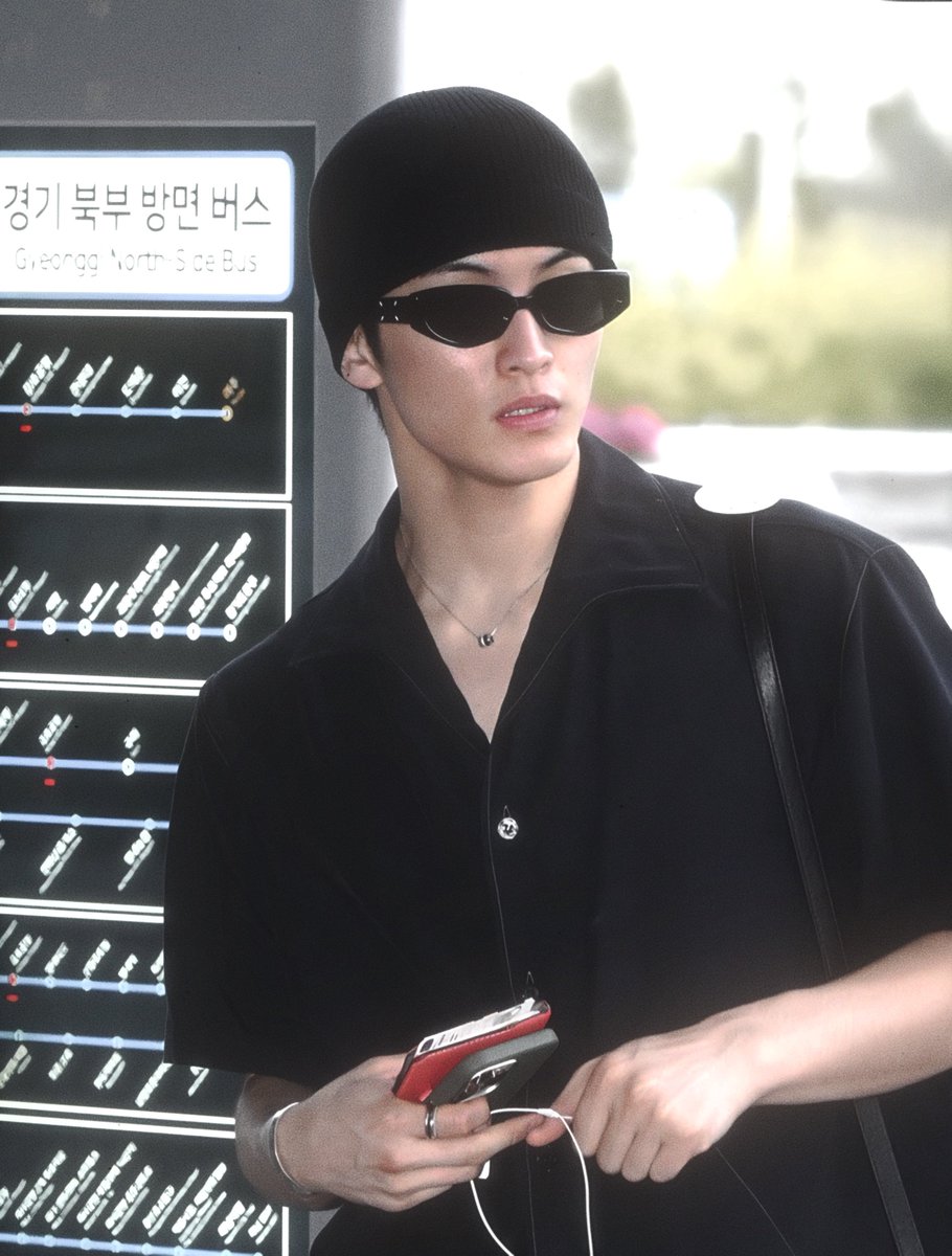 markfcore's tweet image. loving this look 🫠