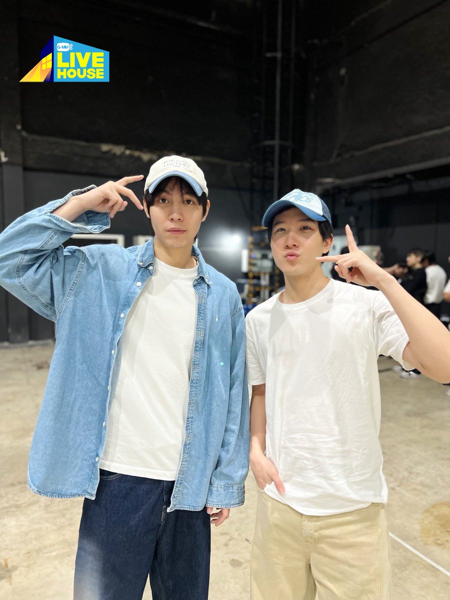 LiveHouse_Ad's tweet photo. ชุดคู่มีไปแล้ว หมวกคู่ตามมาติดๆ
เฟิร์ส-ข้าวตัง พร้อมรอเจอทุกคนแล้ว พรุ่งนี้ที่ #GMMTVLiveHouse 

ซื้อบัตร LOVE OUT LOUD FAN FEST 2025 : LOVEMOSPHERE
 Live Streaming คลิกเลย
https://t.co/BfPuD8tQ5W https://t.co/T43rOvD7ye