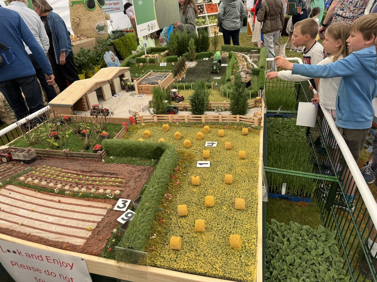 richard_orr89's tweet image. Looking forward to meeting lots of people at the @balmoralshow in the healthy horticulture tent.
@UFUHQ new farm model is a must see.