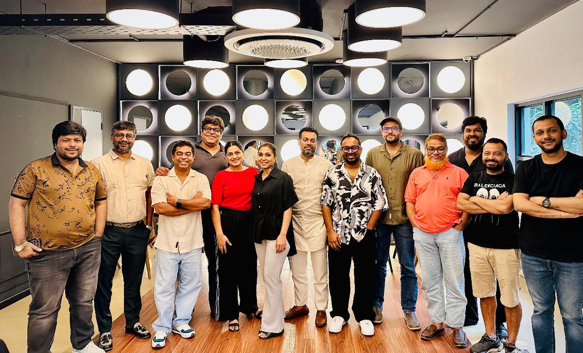 realenergypro's tweet photo. বাংলা চলচ্চিত্রের স্বার্থে, একসাথে ✊ https://t.co/qqQIi5sIgA