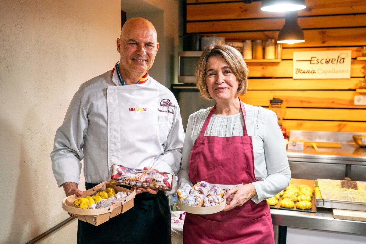 🎊 Más de 6 millones de #rosquillas del santo, emblema de la #pastelería en #Madrid, se consumirán este #SanIsidro2025, según ha explicado este martes la delegada de Cultura, <a href="/CiudadanaMartaR/">Marta Rivera 🇪🇸</a>, en una demostración de <a href="/AsempasMadrid/">ASEMPAS</a> sobre su elaboración.

masinteresmadrid.com/mas-de-seis-mi…