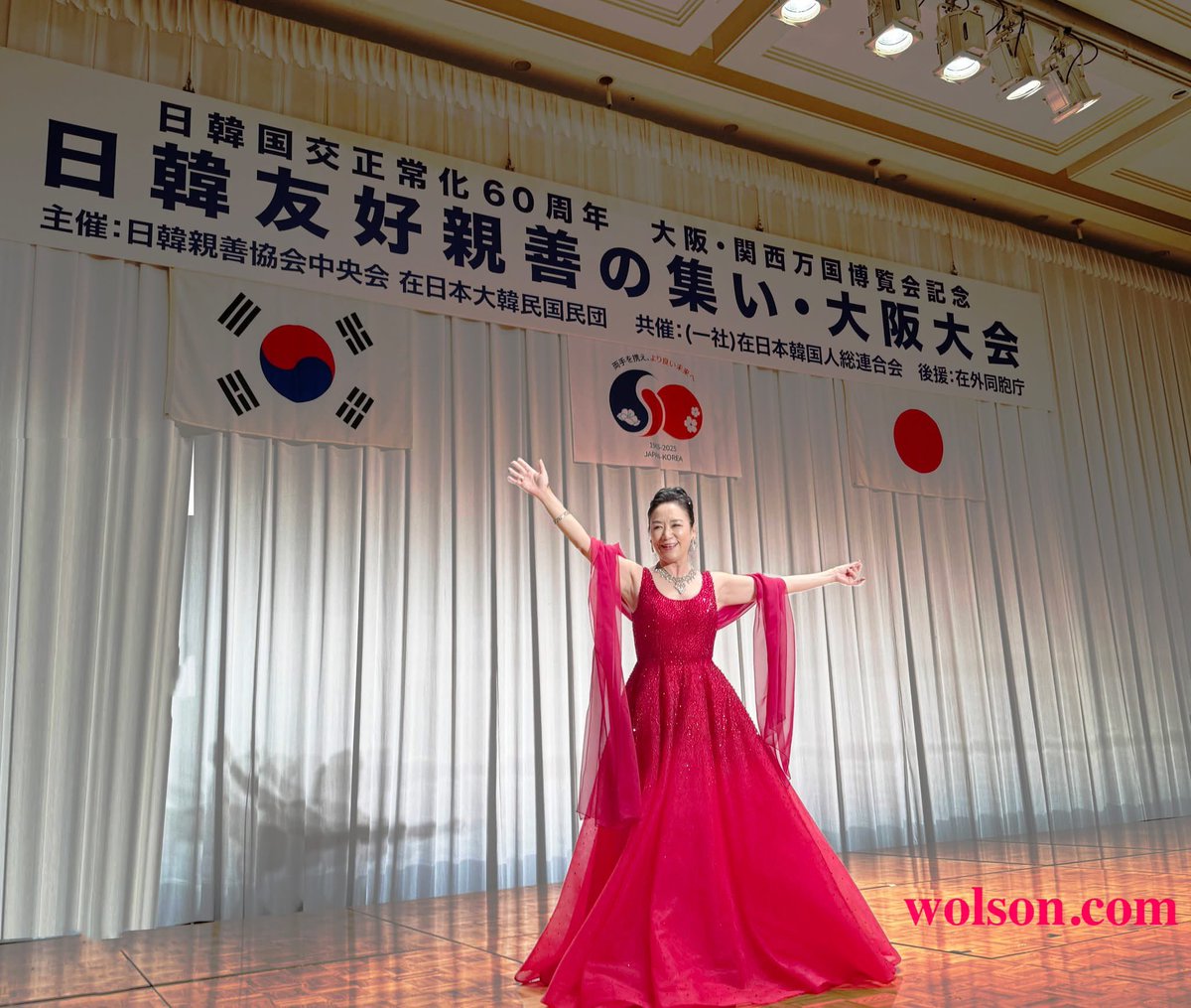 ChonWolson's tweet image. 大阪ニューオータニホテル、800人着席フリードリンクお食事ご歓談中はパワー全開しかない‼️へんな勝利感あり😉