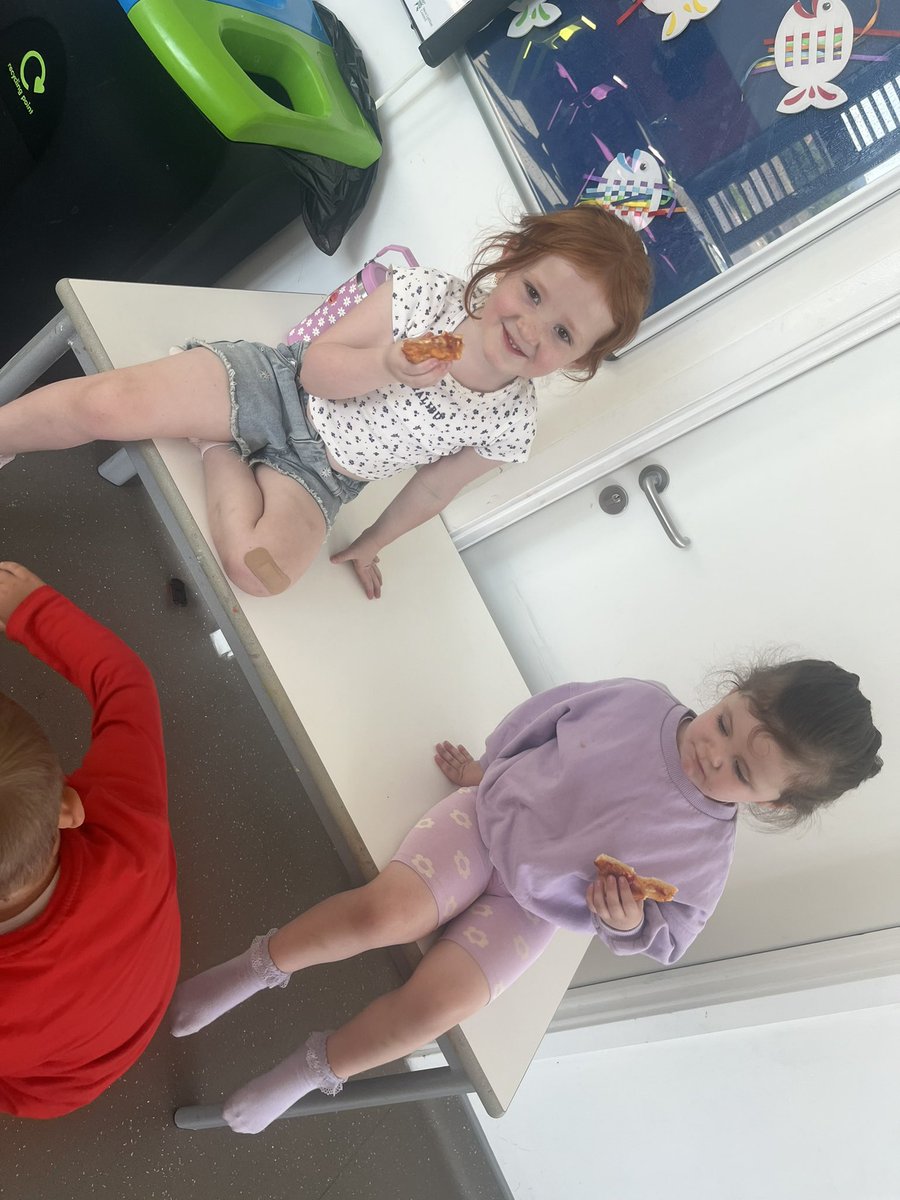 Week 5 Monday free cooking class- Pizza!
Making the dough, rolling out making love heart and circle shapes, spread the sauce and put on the cheese. Everyone loved making their pizzas and then trying them.

#wlequity #feedfamilyforafiver #cookingtogether