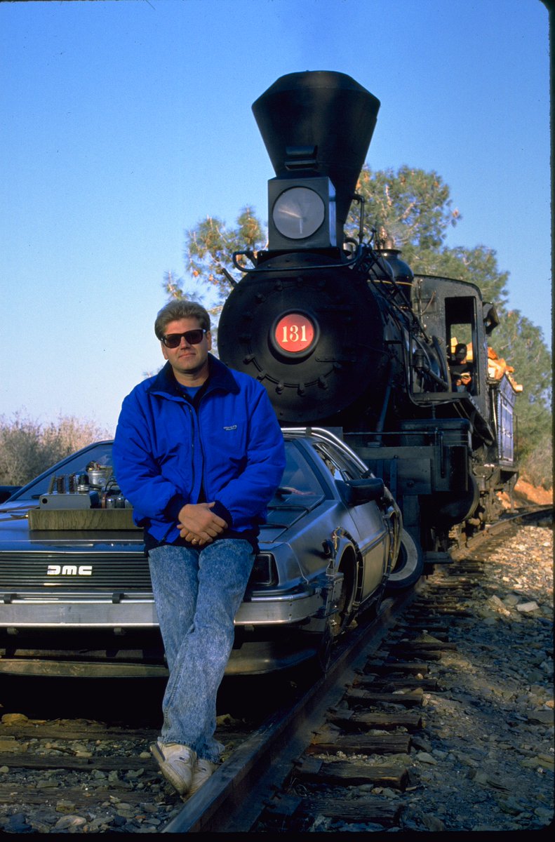 Happy Birthday wishes today to Robert Zemeckis! #BTTF40 #BacktotheFuture40 BacktotheFuture.com/cast/robert-ze…