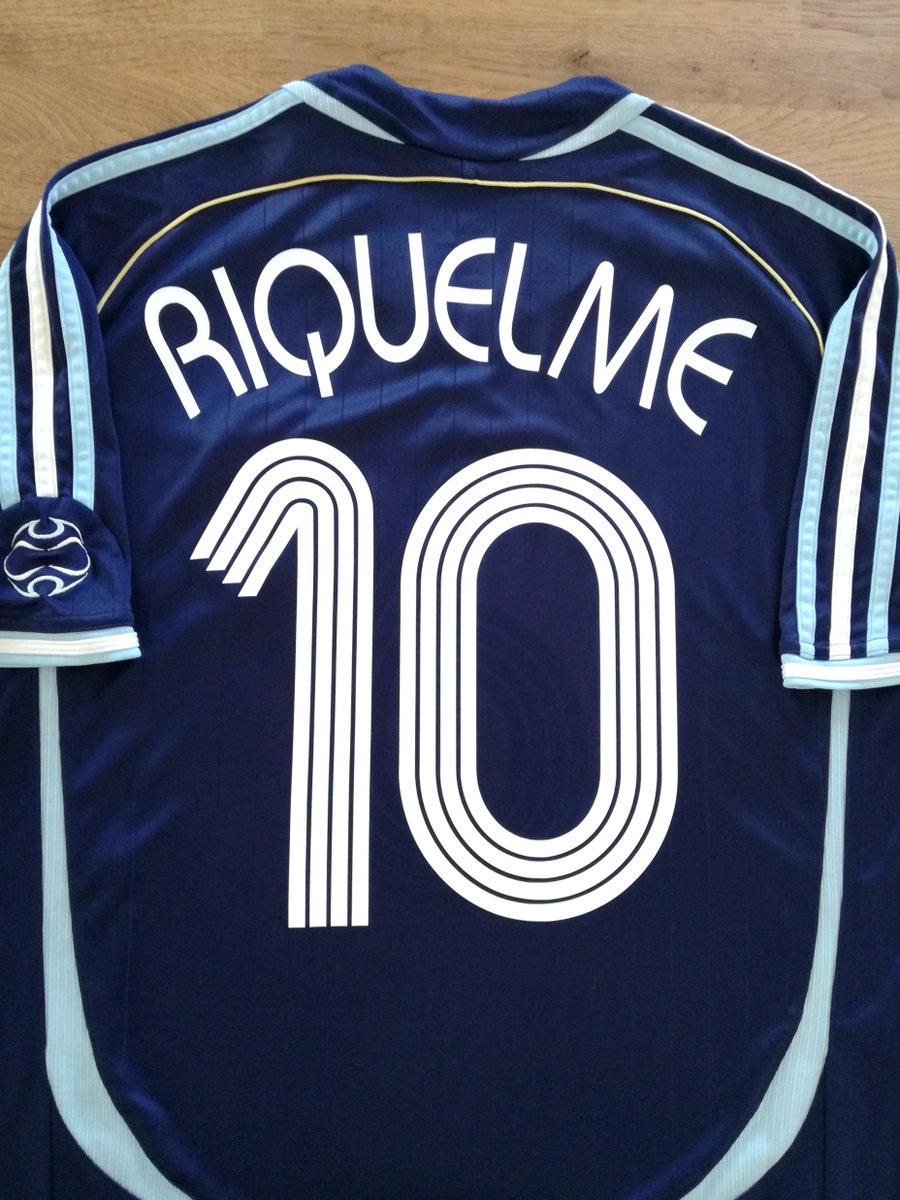Just arrived in store:

2006/07 Argentina Away Football Shirt Riquelme #10

classic11.com/products/2006-…