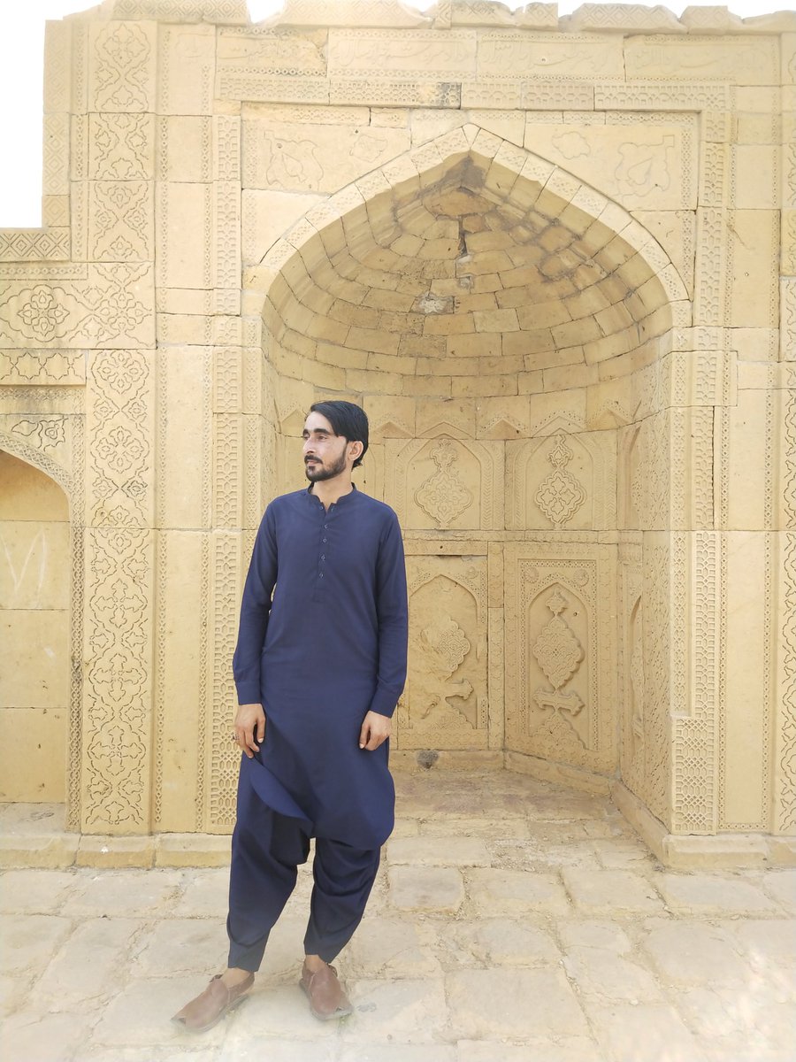 I was alone again, I always felt better being alone. When you’re alone, the only problem is yourself. It’s nicer that way. You stay out of trouble.

~ Charles Bukowski

#Makli #Thatta #graveyard