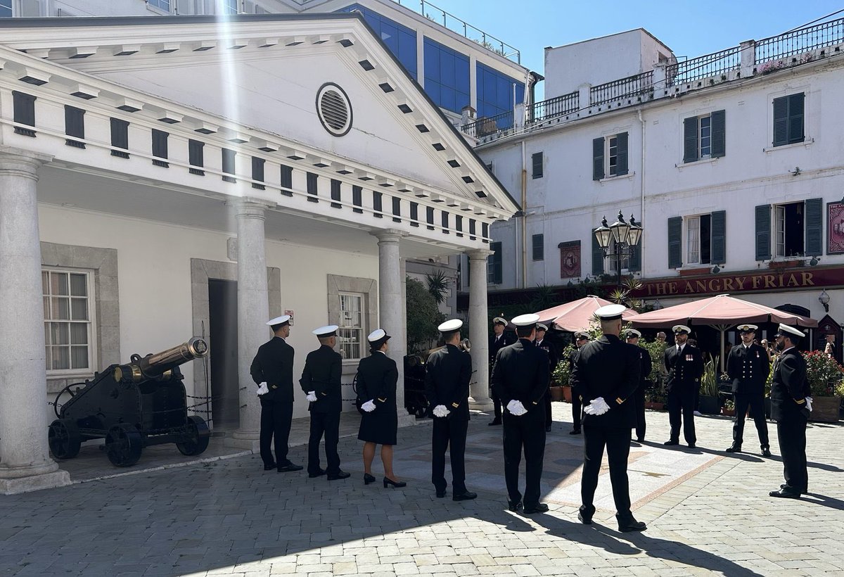 Did you catch our officers mounting a guard at Number 6 Convent Place at midday? More images to follow! 📸
