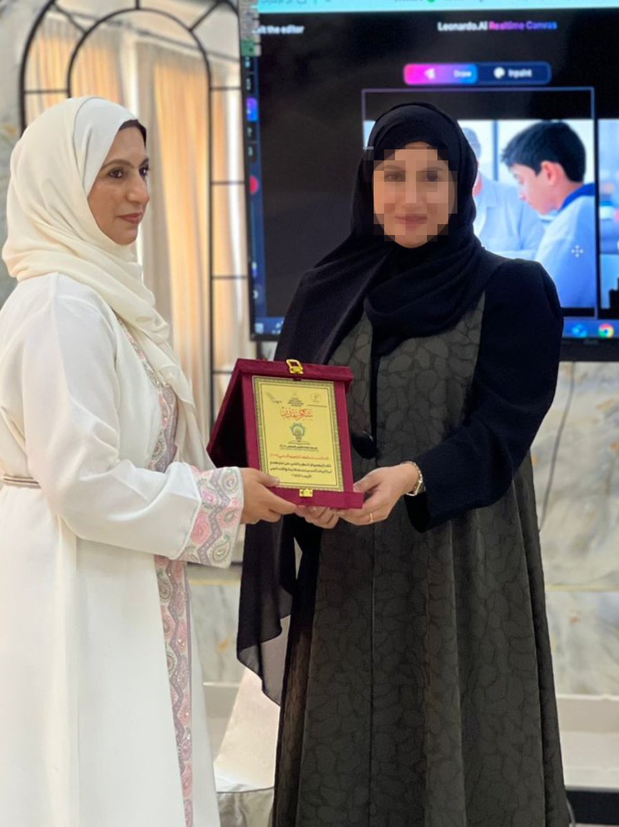 مدرسة عاتكة (@atika_school_) on Twitter photo وحدة الرياضه المدرسيه تكرم إدارة المدرسه لإستاضفتها البرنامج التدريبي لوحدة الرياضة المدرسية بعنوان الابتكار الرقمي في الرياضة المدرسية بتقديم الاستاذ / محمد الغافري
#فعاليات_تعليمية_شمال_الباطنة
#تعلم_مستدام
<a href="/AL_Ashraaaf/">القيادة المدرسية</a> وحدة الرياضه المدرسيه تكرم إدارة المدرسه لإستاضفتها البرنامج التدريبي لوحدة الرياضة المدرسية بعنوان الابتكار الرقمي في الرياضة المدرسية بتقديم الاستاذ / محمد الغافري
#فعاليات_تعليمية_شمال_الباطنة
#تعلم_مستدام
<a href="/AL_Ashraaaf/">القيادة المدرسية</a>