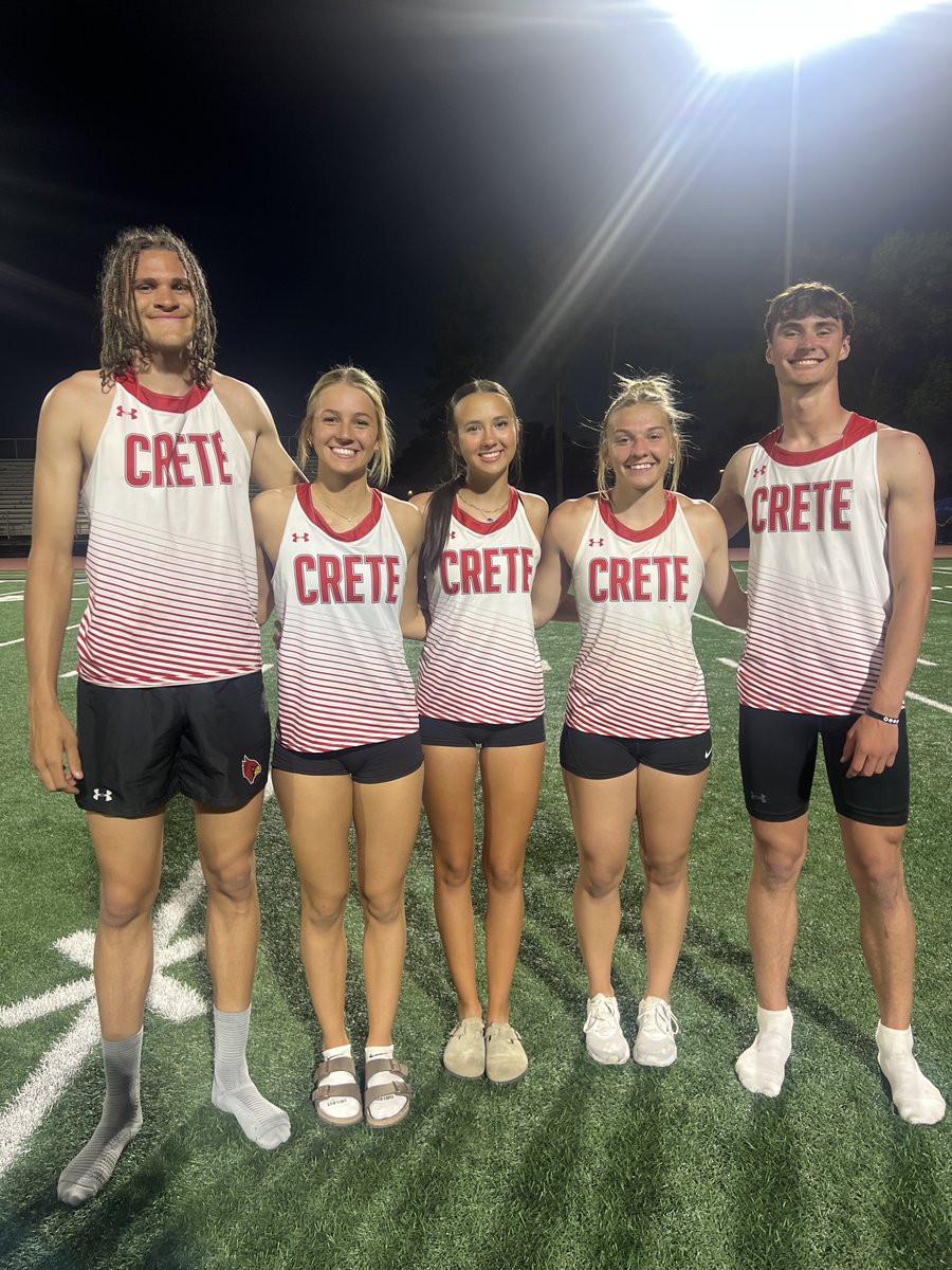 State Qualifiers 2025! 
Oliver: High Jump and 200 
Lesli: Long Jump
Allison: High Jump and Triple Jump
Ariana: Shot Put
Corbin: 300 Hurdles