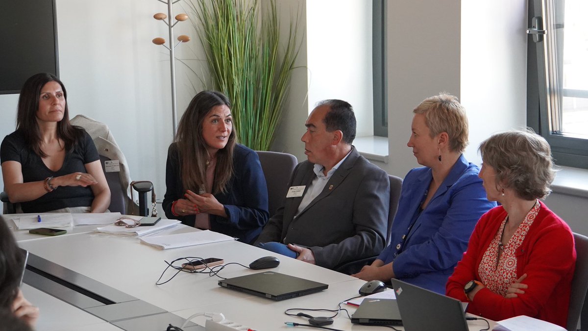 En Bruselas con <a href="/Partenalia/">Partenalia</a> y <a href="/dipcas/">Diputació de Castelló</a>.

Reuniones con la <a href="/EU_Commission/">European Commission</a> y el <a href="/EU_CoR/">European Committee of the Regions</a> para:

🔹Reforzar la cohesión territorial
🔸Impulsar el medio rural
🔹Preparar el próximo presupuesto europeo

¡Europa se construye desde lo local! 🇪🇺📍🏡
<a href="/CoR_President/">Kata Tüttő</a> 
<a href="/angelspaci/">angeles</a>