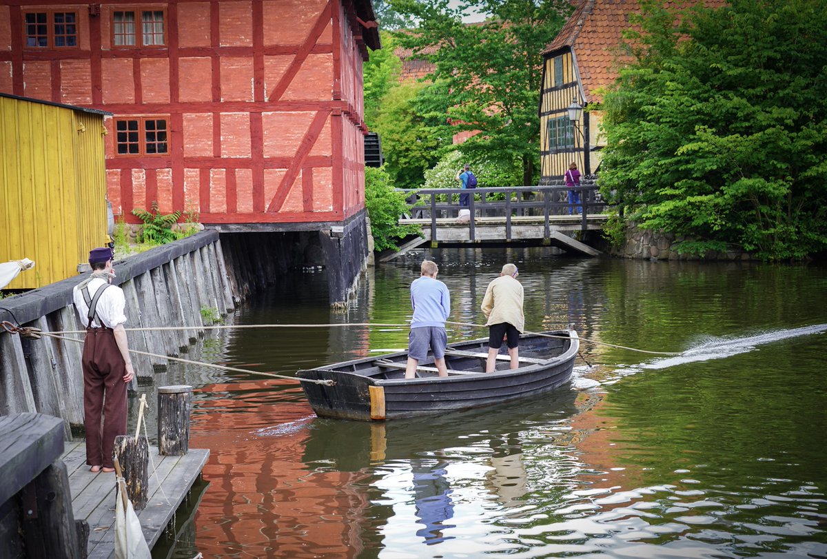 Barndrømmen inviterer 400 udsatte børn og forældre i Den Gamle By. 'Vores mål er at give udsatte børnefamilier nye og værdifulde kulturoplevelser sammen,' fortæller direktør og stifter <a href="/dorthe_foged/">Dorthe Foged</a>
Læs mere: bit.ly/Barndrømmen