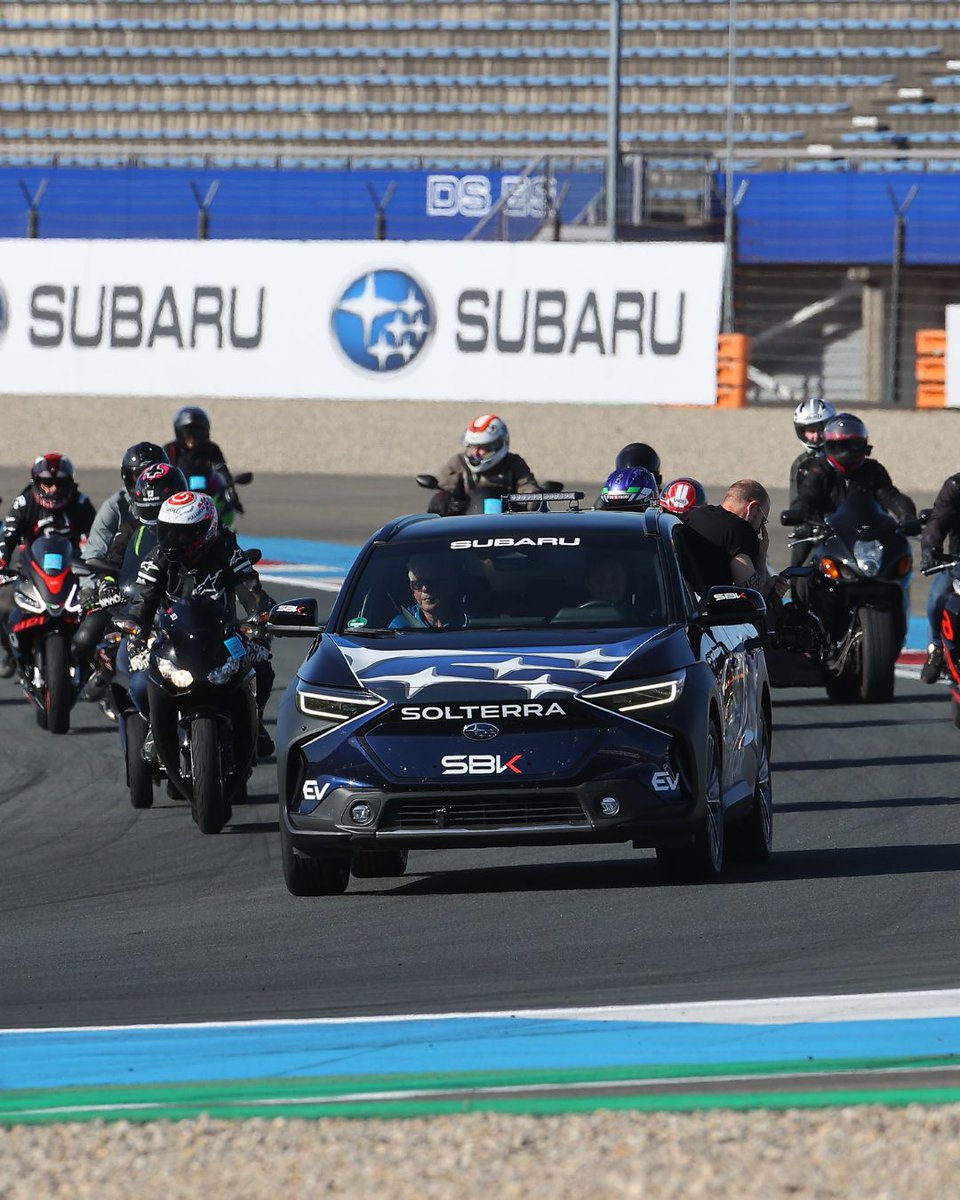 ¿Estás siguiendo la pista al #Solterra en el @worldsbk? 👀⚡ Desde Phillip Island 🇦🇺 a Cremona 🇮🇹, pasando por Portimão 🇵🇹 y Assen 🇳🇱, el Subaru Solterra sigue liderando como Safety Car 100% eléctrico. Próxima parada: República Checa 🇨🇿. ¡Nos vemos en pista! 

#Subaru #SBK2025