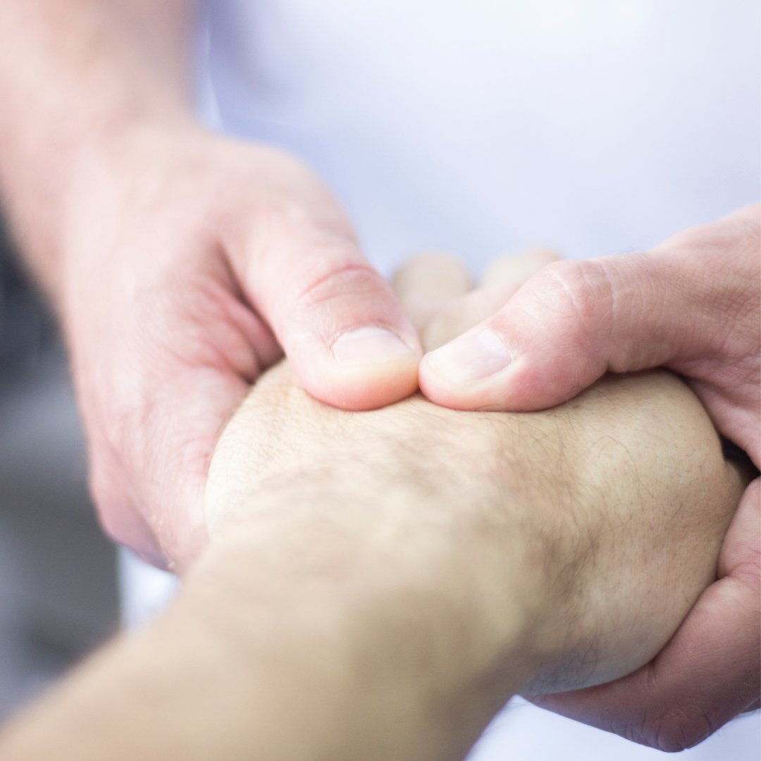 En nuestra Unidad de Fisioterapia utilizamos técnicas  para desactivar los #PuntosGatillo como la liberación miofascial o el masaje terapéutico entre otras. Estas técnicas ayudan a relajar y restaurar la función normal del tejido muscular.
#EquipoDeLaTorre #Fisioterapia