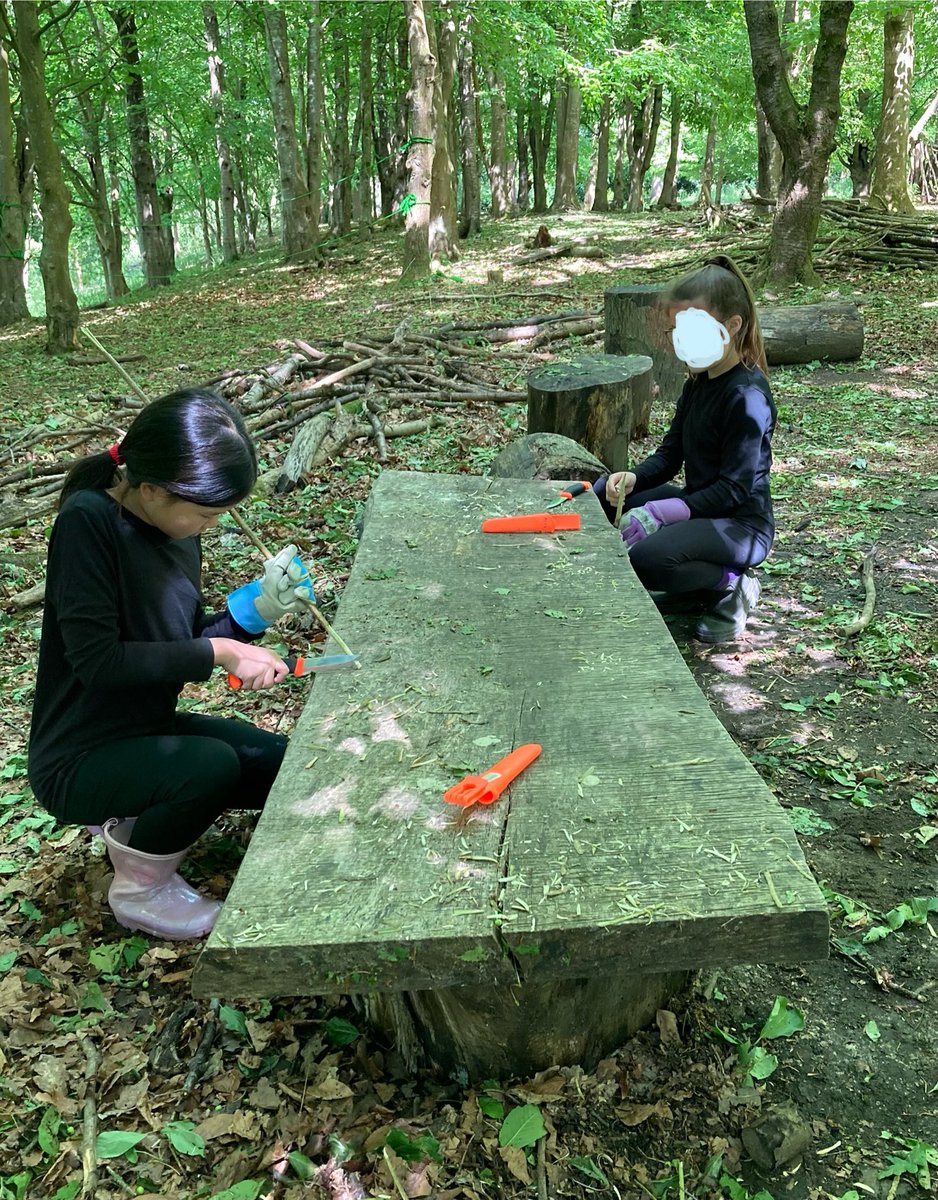 PipersForestSch's tweet image. Practising whittling today - great skills, Year 5! 🔪🪵
#whittling #toolskills #pipersprep