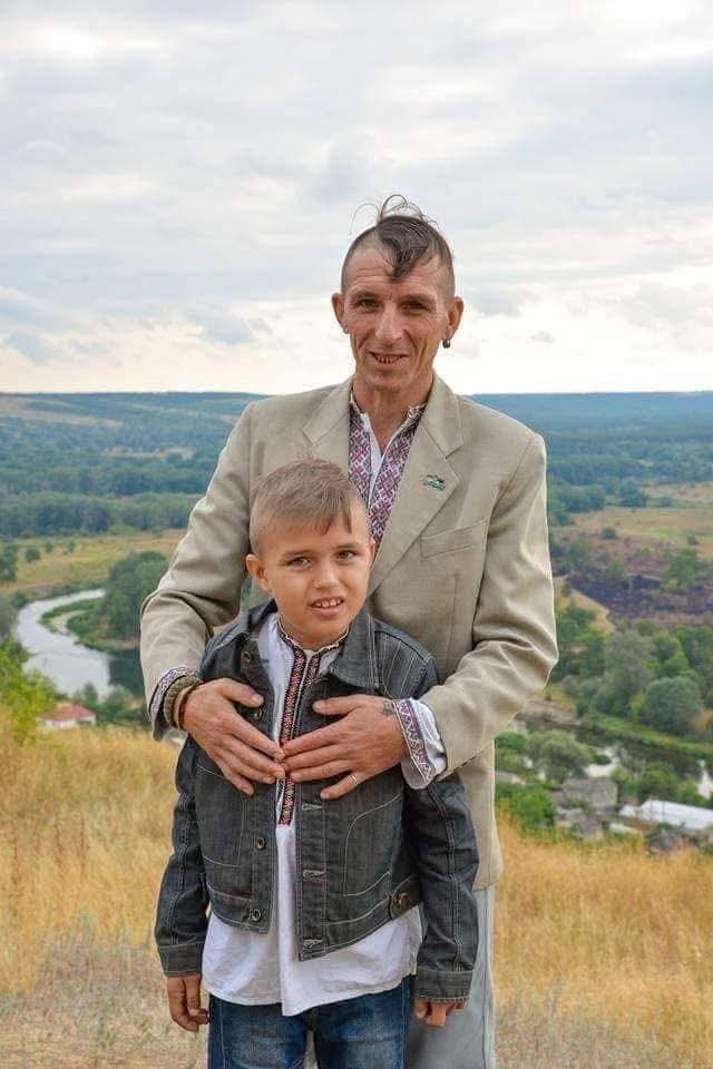 The story of the martyrdom of Volodymyr Vakulenko - the author of 13 books, winner of numerous literary awards - is a story about how quickly the occupiers will come for a person who professed an uncompromisingly pro-Ukrainian position throughout his life.
They will come quickly.