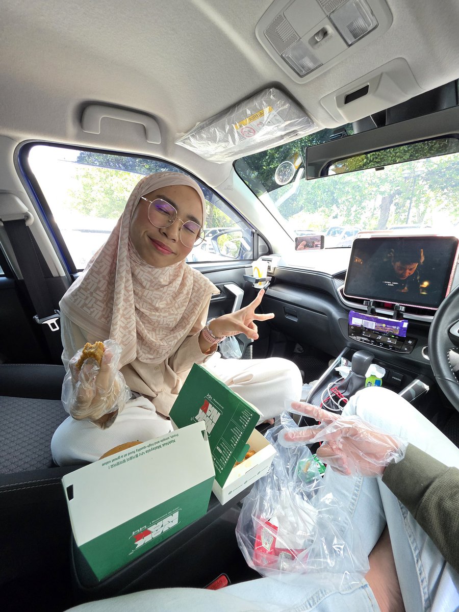Fatin tweet media
