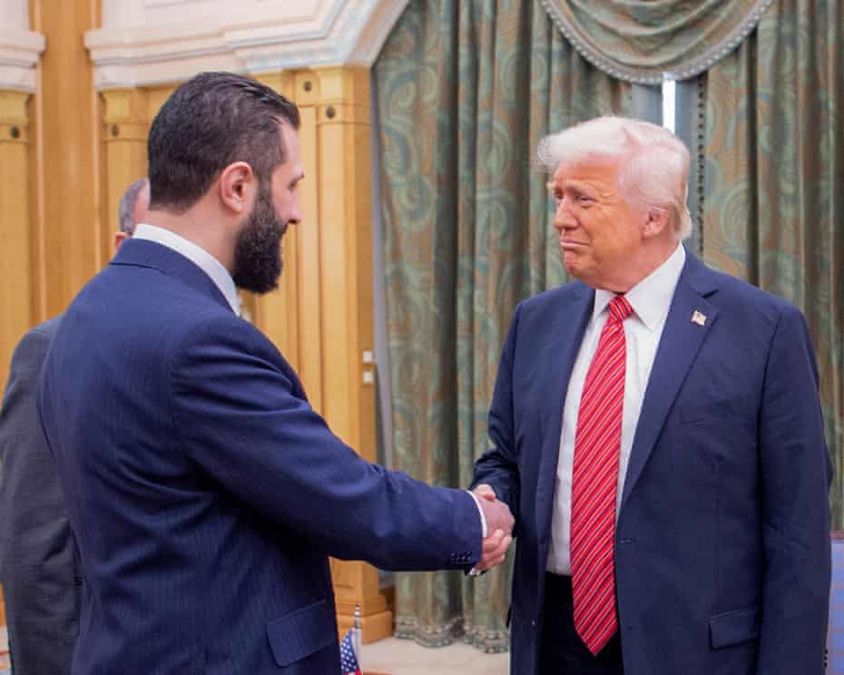EstonKwach's tweet image. HYPOCRISY OF THE WEST.
So Trump has embraced this Syrian leader who is a former terrorist.
This guy was linked to ISIS and they killed many christians.
Compared to this Syrian leader, Ibrahim Traore is an angel.
Trump lifts Syrian sanctions.