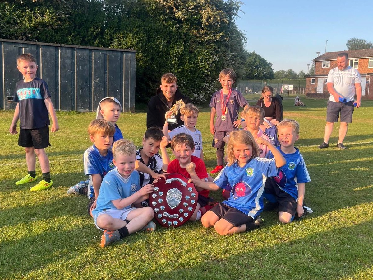 Liss Athletic FC (@lissathleticfc) on Twitter photo ๐ Things we absolutely love to seeโฆ
โฝ๏ธ Angus Mackay took time out to meet our miniโs at Newman Collard yesterday - bringing along the George Mason Memorial Shield and his Player of the Match award ๐ for added inspiration! ๐๐ก๏ธ๐
*๐ฑ๐ฉ๐ฐ๐ต๐ฐ ๐ธ๐ช๐ต๐ฉ ๐ฑ๐ฆ๐ณ๐ฎ๐ช๐ด๐ด๐ช๐ฐ๐ฏ ๐ Things we absolutely love to seeโฆ
โฝ๏ธ Angus Mackay took time out to meet our miniโs at Newman Collard yesterday - bringing along the George Mason Memorial Shield and his Player of the Match award ๐ for added inspiration! ๐๐ก๏ธ๐
*๐ฑ๐ฉ๐ฐ๐ต๐ฐ ๐ธ๐ช๐ต๐ฉ ๐ฑ๐ฆ๐ณ๐ฎ๐ช๐ด๐ด๐ช๐ฐ๐ฏ