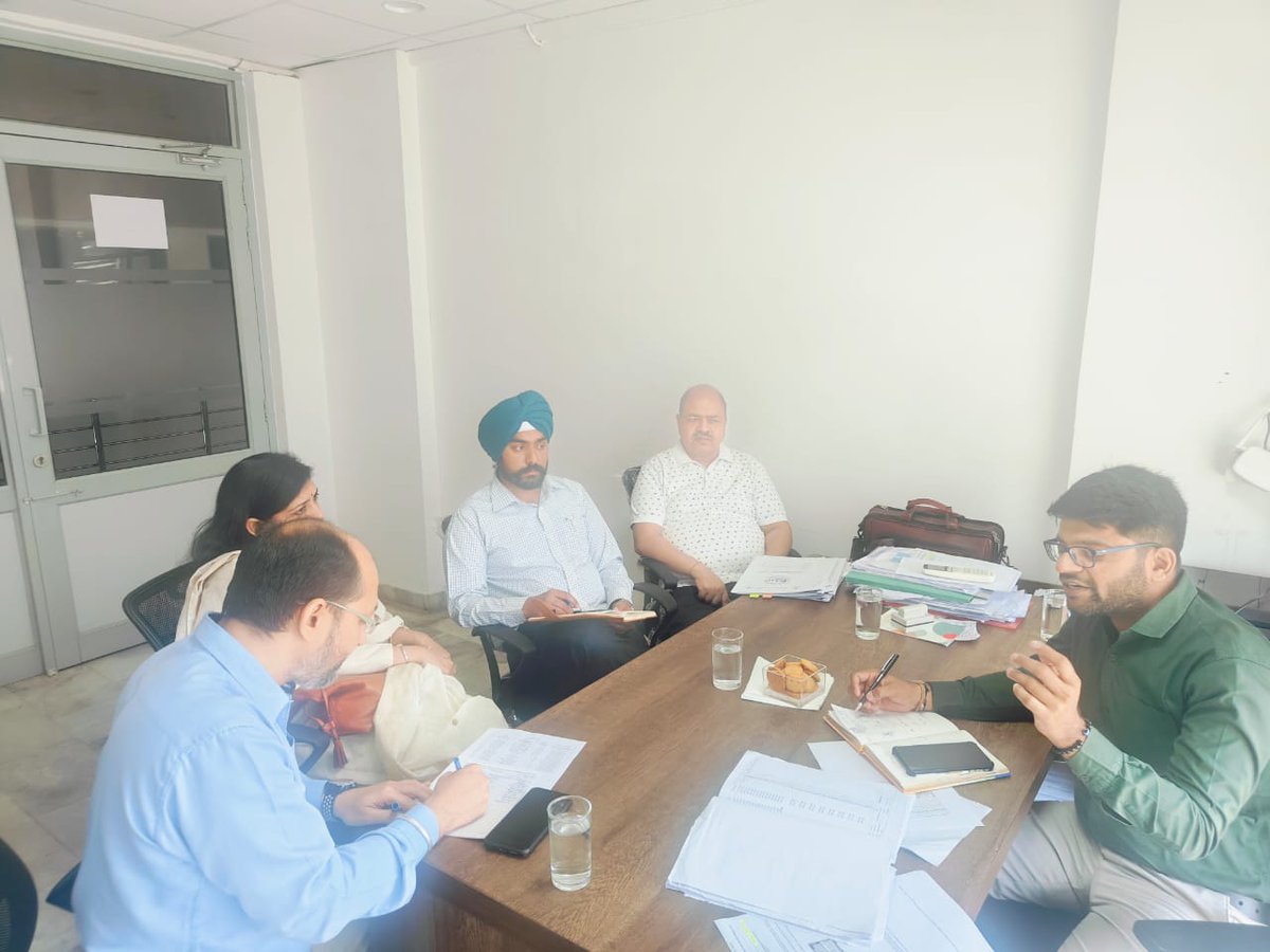 LudhianaSWSP's tweet image. A team from PMIDC, Chd visited PIU Ludhiana to discuss training needs and improve staff skills. Important issues like worker safety and environment were also discussed.

#Ludhiana #WaterSupply #PMIDC #WorldBank #LBWSS