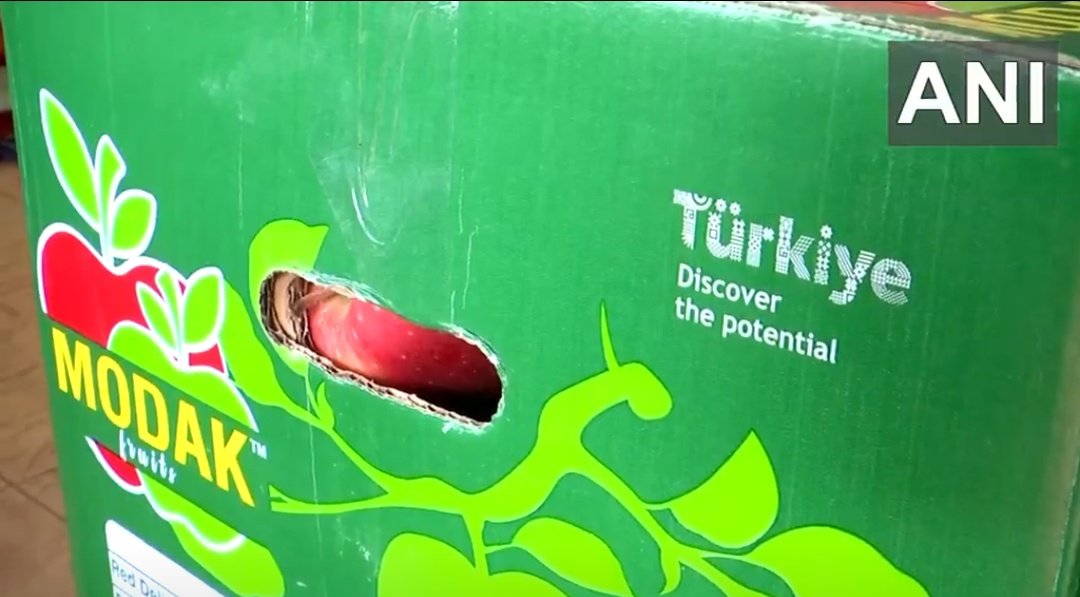 BIG NEWS 🚨 Apple traders in Pune have decided to boycott Turkish apples over Turkish support Pakistan.

“This business is worth ₹1200–1500 crore!”

Solid response. 👍❤️जय हो 🇮🇳♥️

#BoycottTurkey #Nation1stBusinessLaterAgain #ceasefire #NuclearLeak #IndiaPakistanWar
#Ranesalute