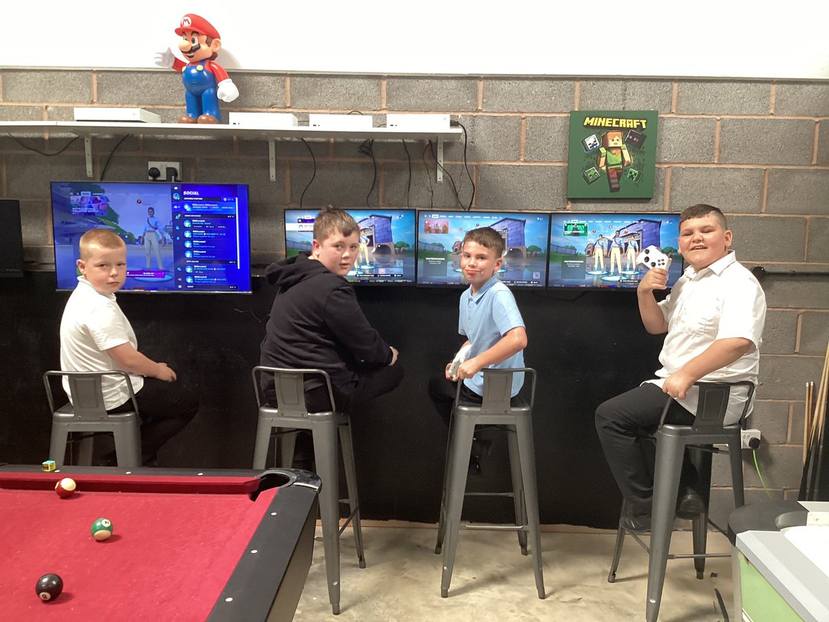 STHELENSPACE's tweet image. ⭐️A great afternoon celebrating excellent behaviour and effort in class ⭐️
🤩🎮Thank you to Roll Model Arcade for a fantastic visit 🎮🤩