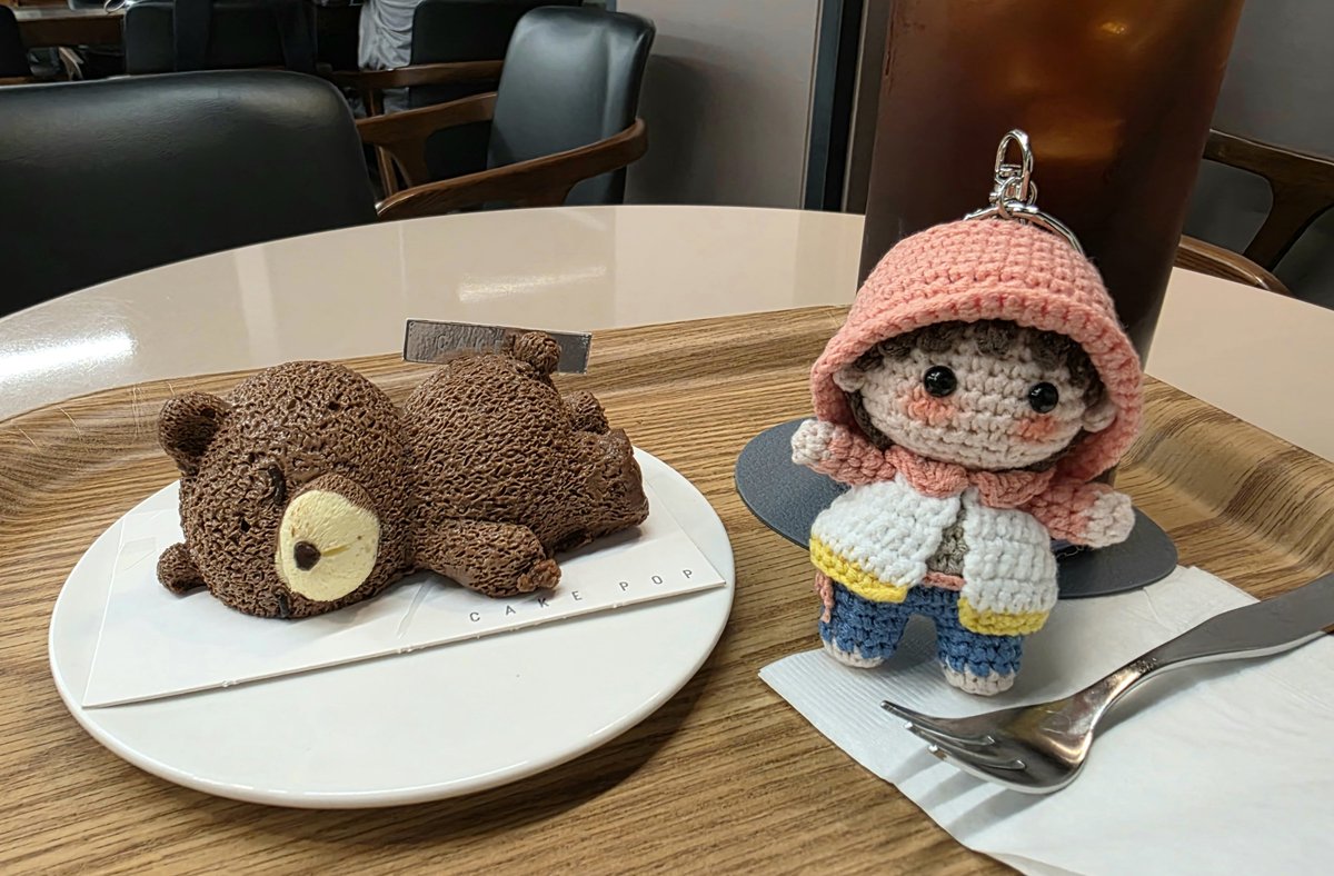 overthedreamer's tweet photo. 현생이 너무 바빠서 이제 겨우 포장 푼 지훈이 키링! 실물이 미친듯이 귀엽고 사진보다 훨씬 예뻐서ㅜㅜ 판매 글 뜨자마자 무지성으로 구매한 보람 가득🍑

@woni318310 https://t.co/0uvIvMyjUu