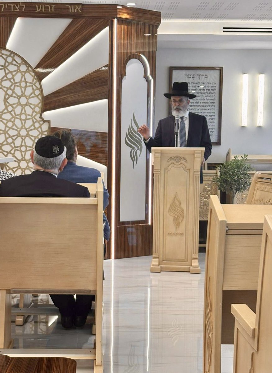 À l’inauguration de la Synagogue Pinto au cœur du 8ème arrondissement de Marseille. 

La République, c’est la liberté de croire sans jamais avoir peur.

Contre l’antisémitisme et la haine, toujours debout !