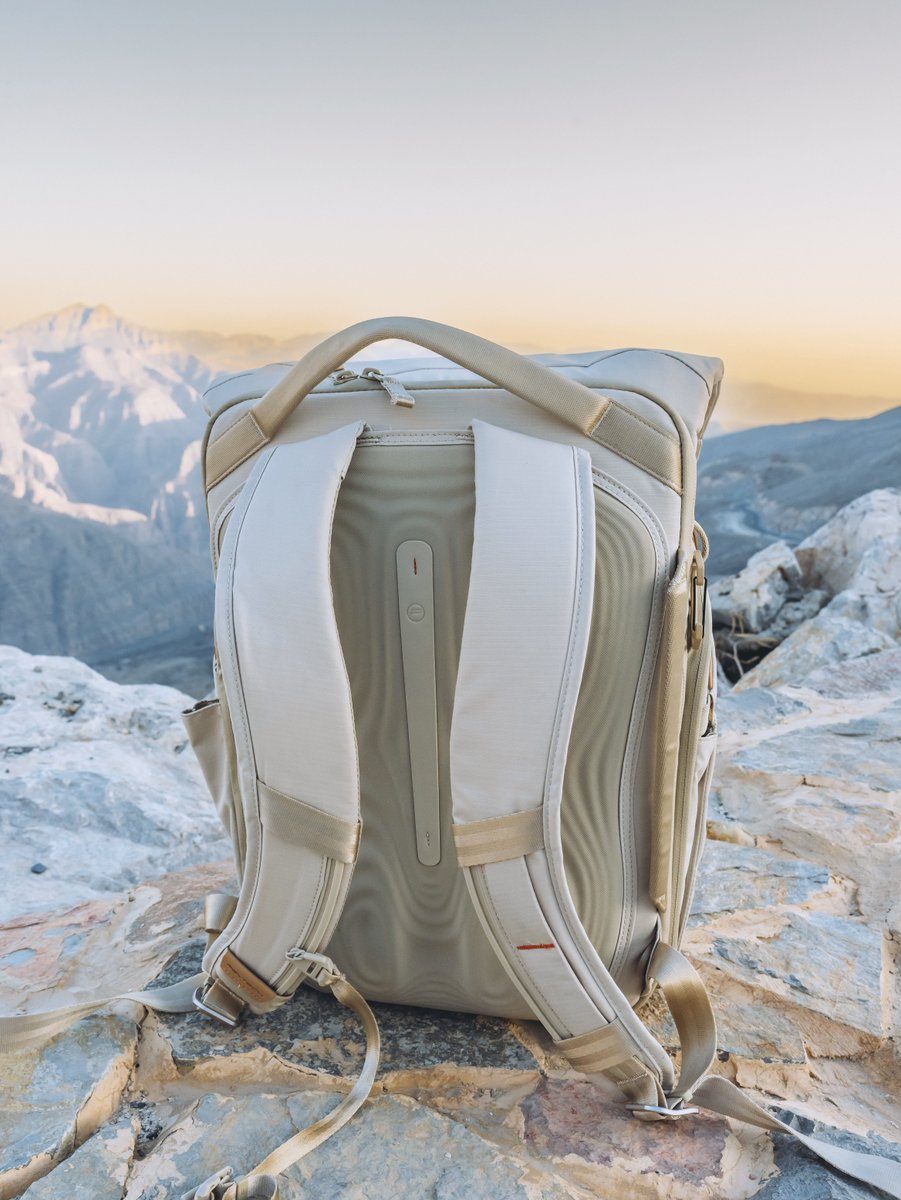 PGYTECH_global's tweet image. White skies, white gear 🤍☁
OneGo 2 is ready for every shot, every stop, every step.
Clean look, max performance.

#OneGo2Backpack #PGYTECH #CameraBackpack #Backpack #Camera #Drone # #GearUp #Photography #Videography #Sony #Canon #DJI