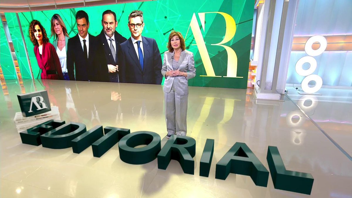programadear's tweet photo. El Gobierno califica de intrascendentes los mensajes entre Sáncyez y Ábalos y busca al filtrador
🔵 Arranca #ElProgramaDeAR14M con @anarosaq en @telecincoes https://t.co/KnGUYkZajY https://t.co/aDq2S50JGD