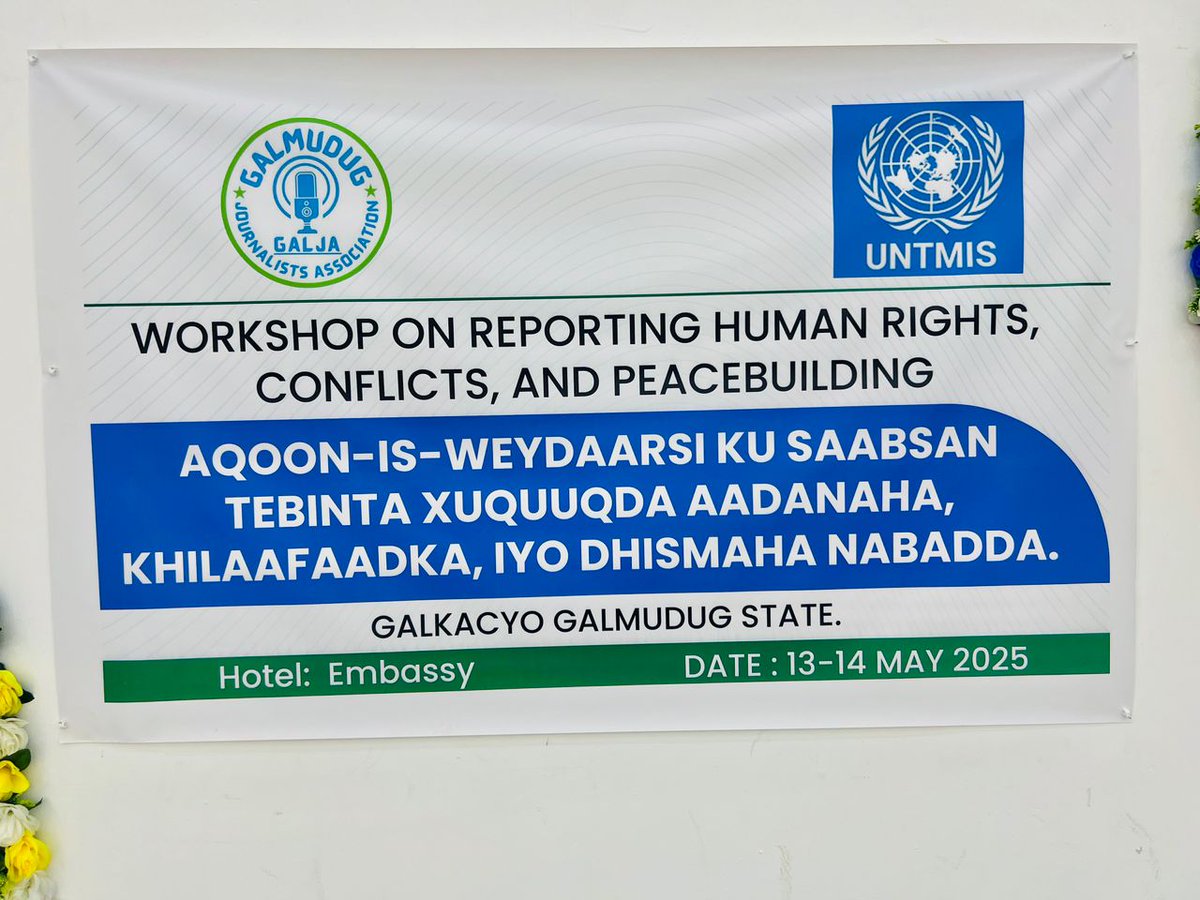 GALJA2023's tweet photo. A 2-day workshop on human rights reporting, conflict resolution &amp; peacebuilding kicks off in Galkayo with 25 Galmudug journalists.
Supported by UNSOM Human Rights, the training boosts media's role in promoting peace &amp; protecting rights.
@UNTMIS_ https://t.co/SWVZllK6yf