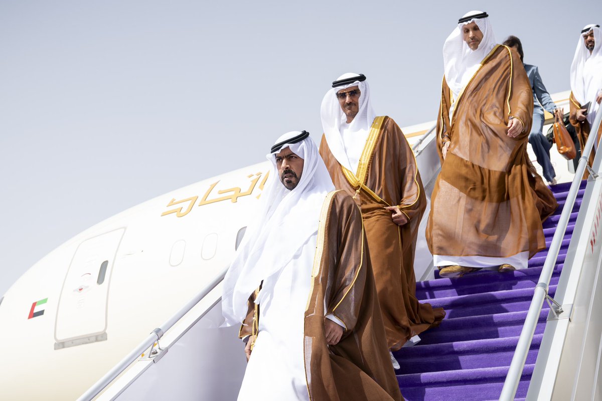 صور.. 
خالد بن محمد بن زايد يصل إلى #الرياض للمشاركة في #القمة_الخليجية_الأمريكية 

#وام
wam.ae/a/bjo533f