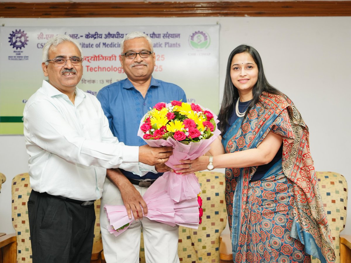 CSIRCIMAP's tweet image. On 13 May @CSIRCIMAP organized the #NationalTechnologyDay celebration in Utsav Hall.Event was inaugurated by Dr. Bhaskar Narayan, Director,@CSIR_IITR, as Chief Guest, Mrs. Anandi Agrawal,Chairperson, IIA-Women Entrepreneur Cell as Guest of Honour &amp;amp; @PrabodhTrivedi,@DirectorCimap