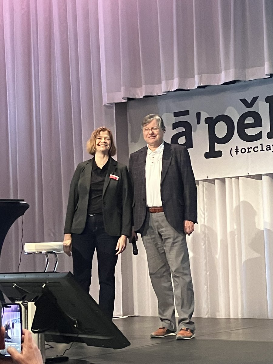 Jessica Steger Christian Trieb eröffnen die „DOAG 2025 Datenbank mit Cloud Infrastructure“ im Europapark Rust