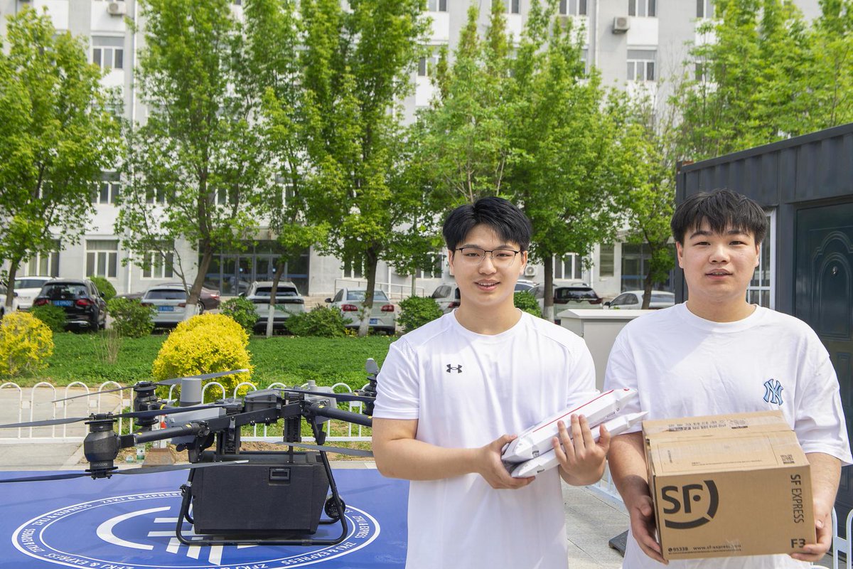 ShenyangChina's tweet image. #TechnologyandInnovation Please follow us! 😀🚁The first unmanned aerial vehicle (#UAV) low-altitude logistics test flight route in northeast China successfully completed its first test flight in Shenyang on Tuesday, with a drone carrying 30 kg of goods over a 6-minute flight.