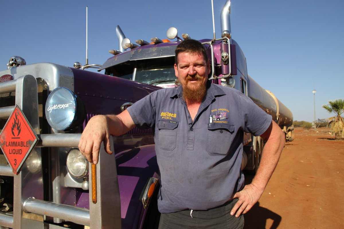 Throwback to Sludge in S3... socks on, boots off, workin’ hard or hardly workin’? 😎😂

#ThrowbackThursday #throwbacktruckin