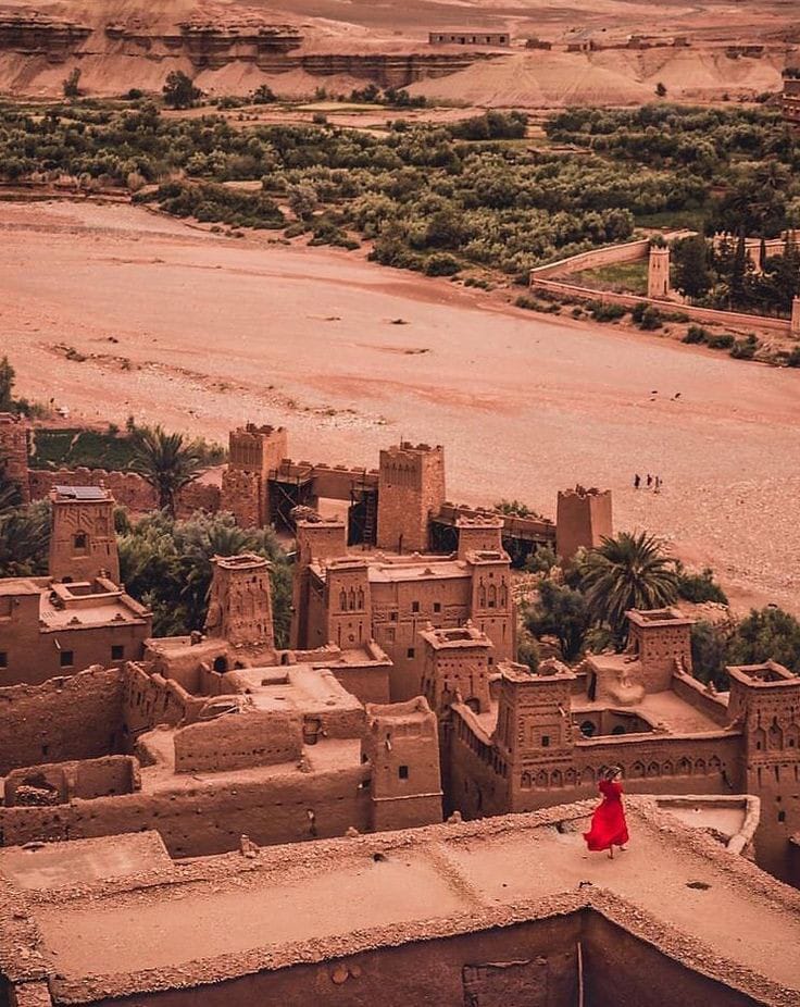 Aït Benhaddou
Morocco

A desert fortress made of clay and dreams, guarding the old caravan routes.

Would you wander these ancient walls under a golden sky?