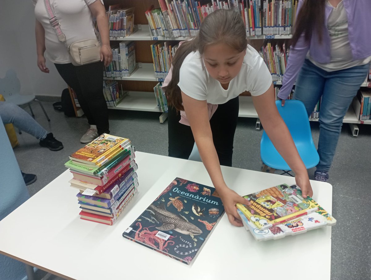 AGIPCAT (@agipcat) on Twitter photo Gràcies una vegada més a la <a href="/BiblioCambrils/">Biblioteca Josep Salceda I Castells</a> per l'acolliment, les explicacions i els contes. Fomentar la lectura des de la infància és la clau de tot.
Les nenes del Club de Lectura de Cambrils enmarcades amb el projecte de <a href="/ajcambrils/">Ajuntament Cambrils</a> i Agipcat.
<a href="/dsocialscat/">Drets Socials i Inclusió</a> <a href="/RadioCambrilsFM/">Ràdio Cambrils</a> ÷ - Gràcies una vegada més a la <a href="/BiblioCambrils/">Biblioteca Josep Salceda I Castells</a> per l'acolliment, les explicacions i els contes. Fomentar la lectura des de la infància és la clau de tot.
Les nenes del Club de Lectura de Cambrils enmarcades amb el projecte de <a href="/ajcambrils/">Ajuntament Cambrils</a> i Agipcat.
<a href="/dsocialscat/">Drets Socials i Inclusió</a> <a href="/RadioCambrilsFM/">Ràdio Cambrils</a> ÷ -