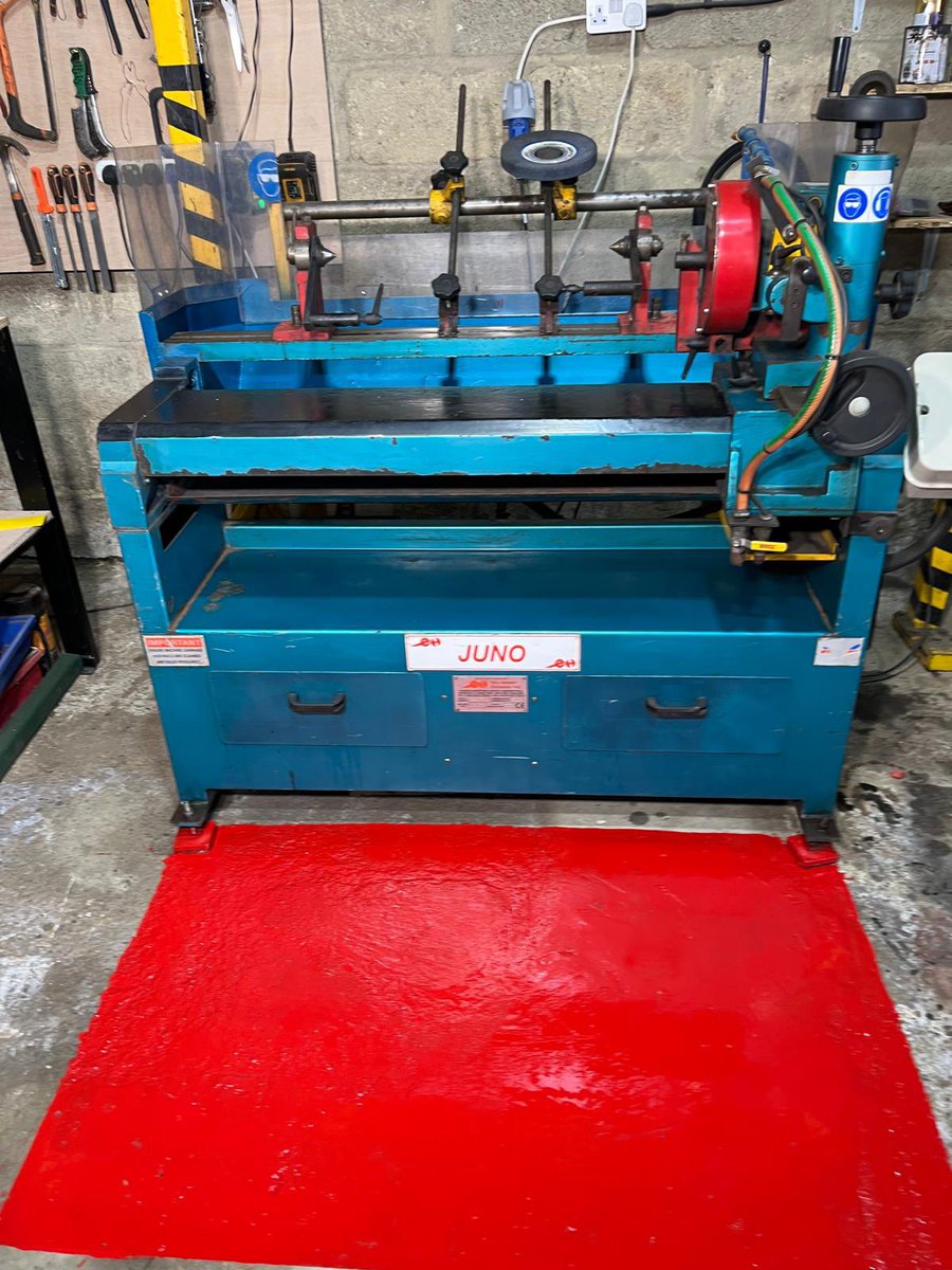 Hunter Juno for sale. Selling due to having an upgrade. Is 3 phase but has a 3 phase converter with it. £2000+VAT.If interested please do get in touch with Perfect Pitches UK Ltd