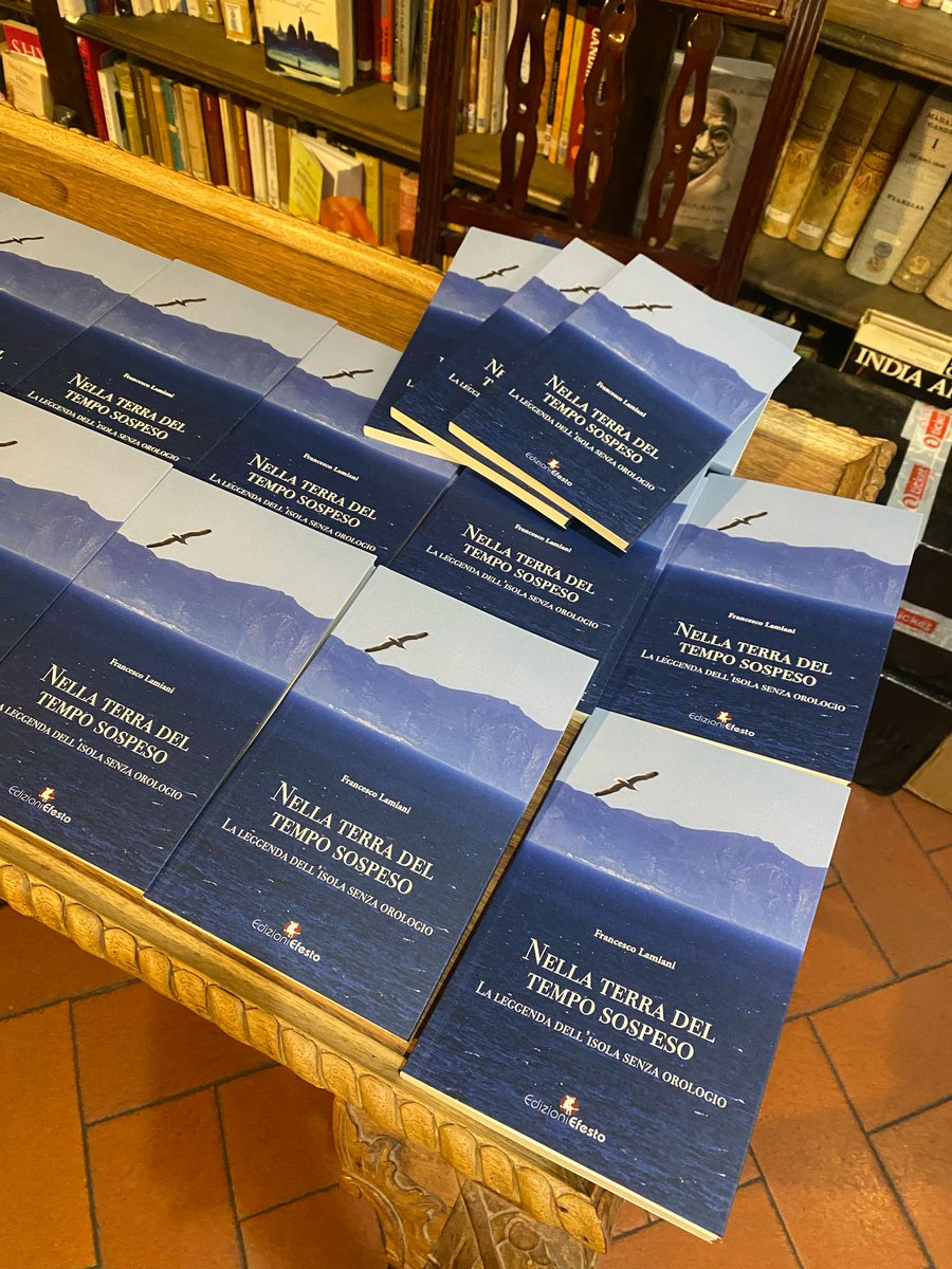 FLamiani's tweet photo. Grazie agli amici di #Roma che, sfidando un nubifragio da paura, hanno partecipato alla presentazione del mio romanzo. 
#libri
#Isole
#Marettimo https://t.co/tkHqv8kmK5